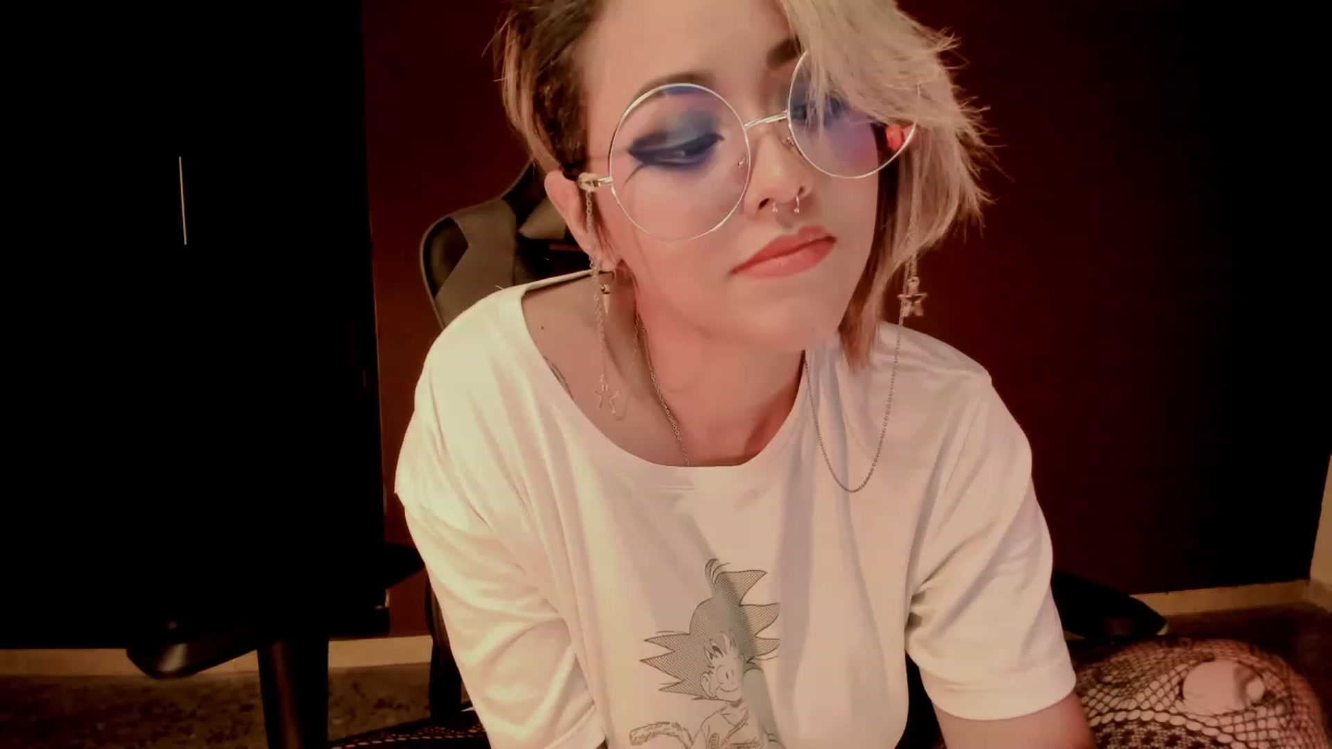 Gallery image thumbnail from AbraxxysRadio's myfreecams stream on, 02/13/2024, 24:18 image 13 of 20