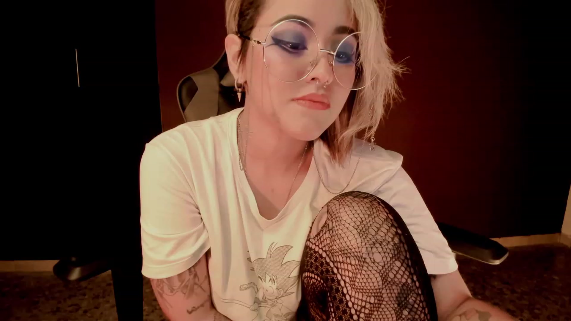 Gallery image thumbnail from AbraxxysRadio's myfreecams stream on, 02/13/2024, 24:18 image 4 of 20