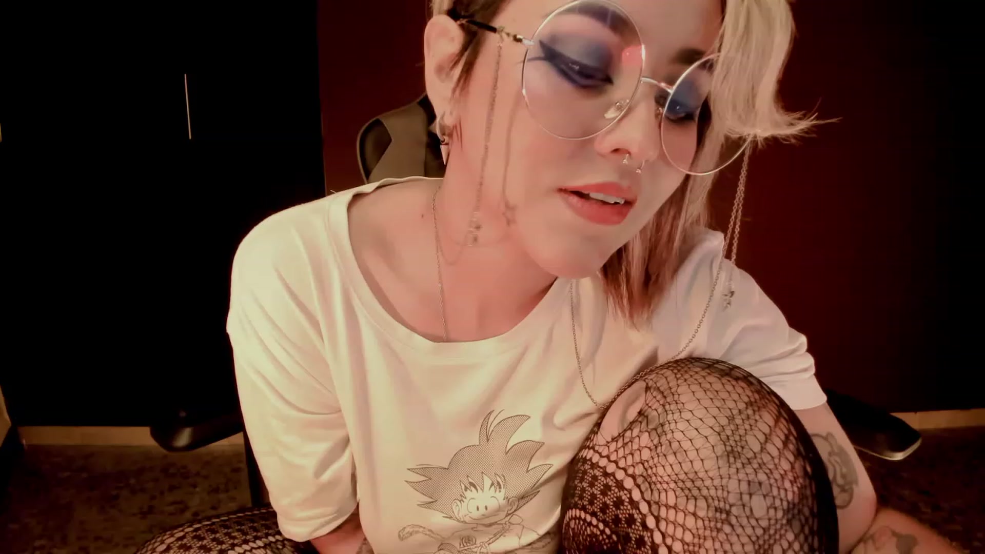 Gallery image thumbnail from AbraxxysRadio's myfreecams stream on, 02/13/2024, 24:18 image 16 of 20