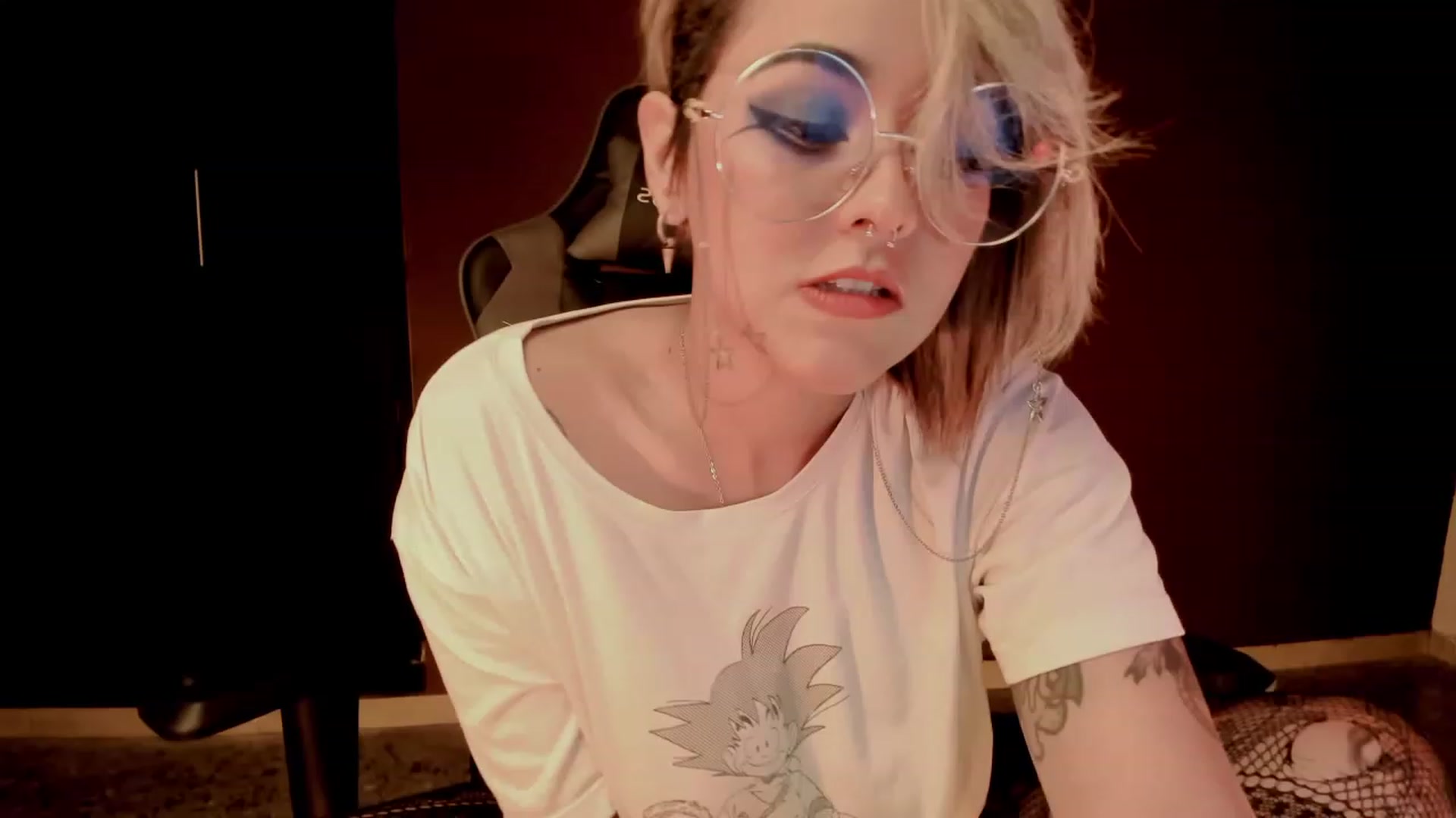Gallery image thumbnail from AbraxxysRadio's myfreecams stream on, 02/13/2024, 24:18 image 14 of 20
