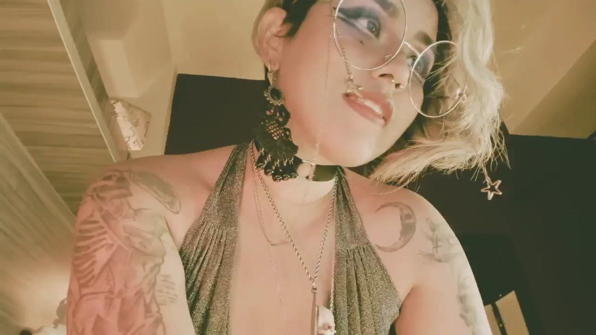 Gallery image thumbnail from AbraxxysRadio's myfreecams stream on, 02/18/2024, 18:09 image 1 of 20