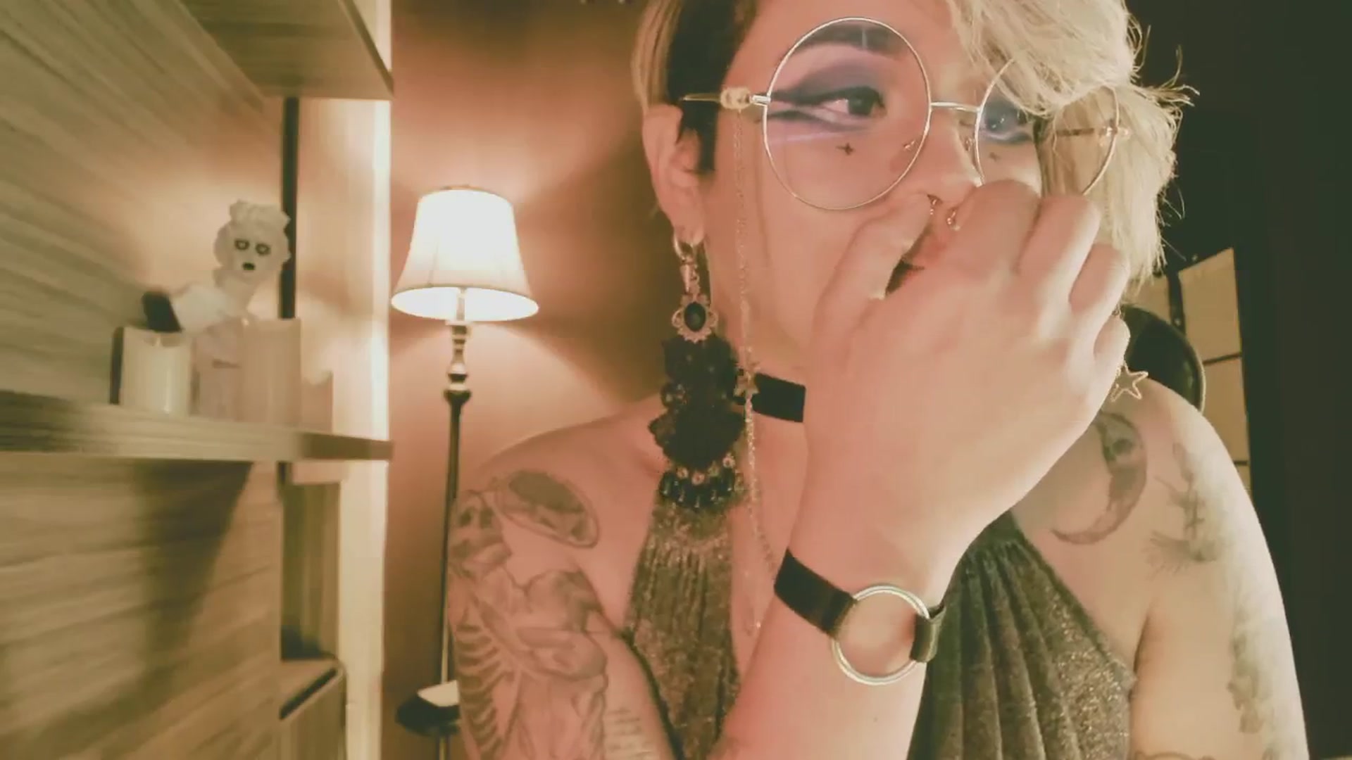 Gallery image thumbnail from AbraxxysRadio's myfreecams stream on, 02/18/2024, 18:09 image 16 of 20