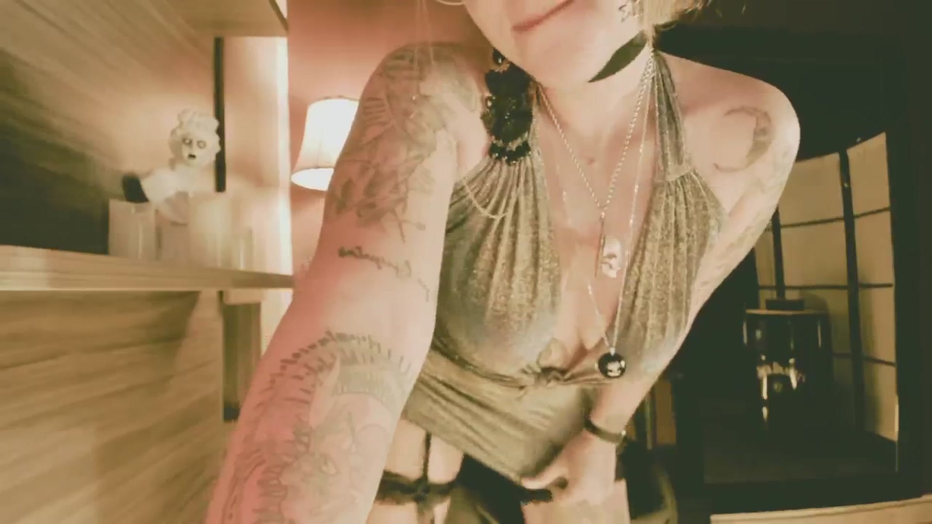 Gallery image thumbnail from AbraxxysRadio's myfreecams stream on, 02/18/2024, 18:09 image 2 of 20