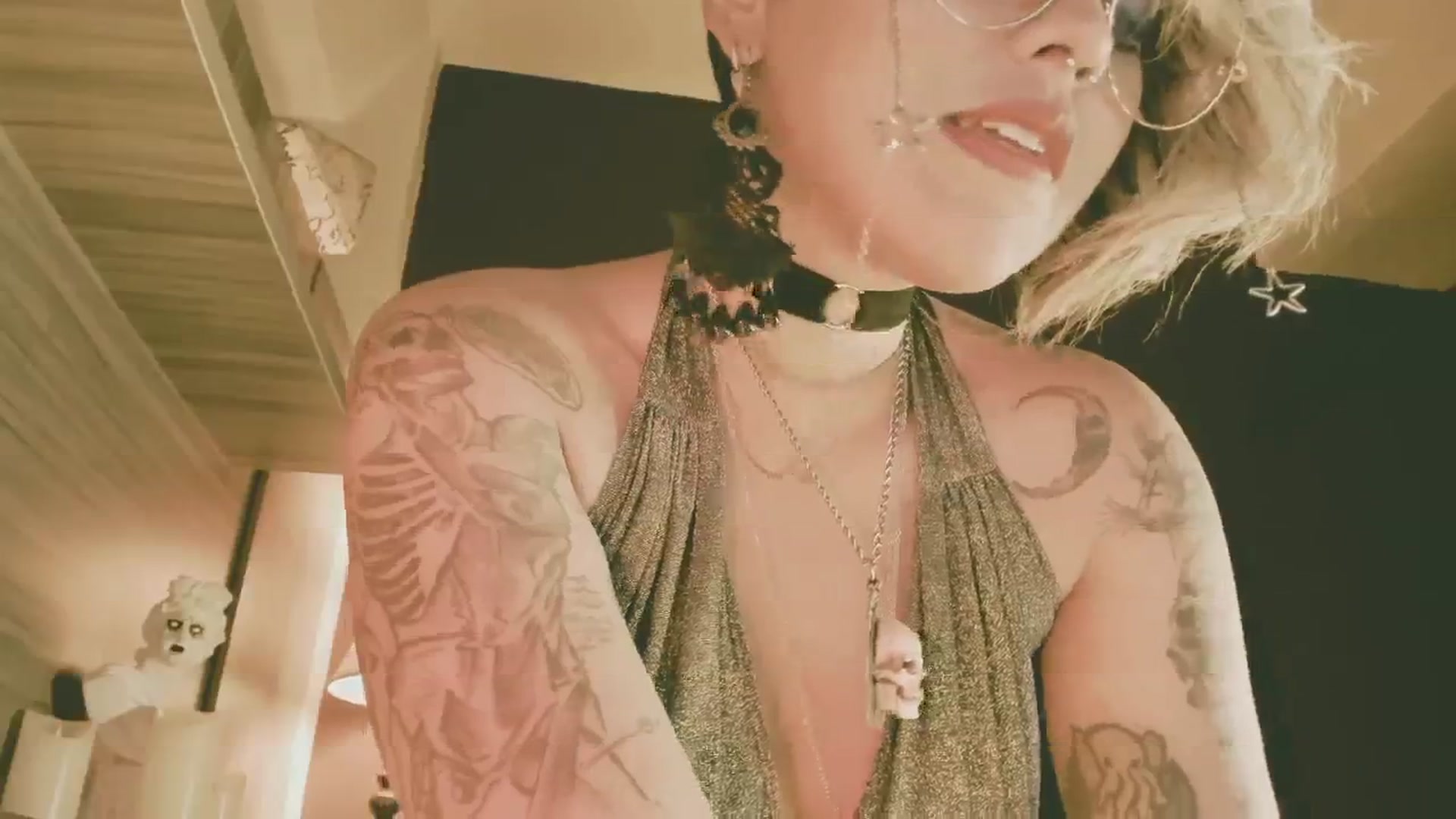Gallery image thumbnail from AbraxxysRadio's myfreecams stream on, 02/18/2024, 18:09 image 10 of 20