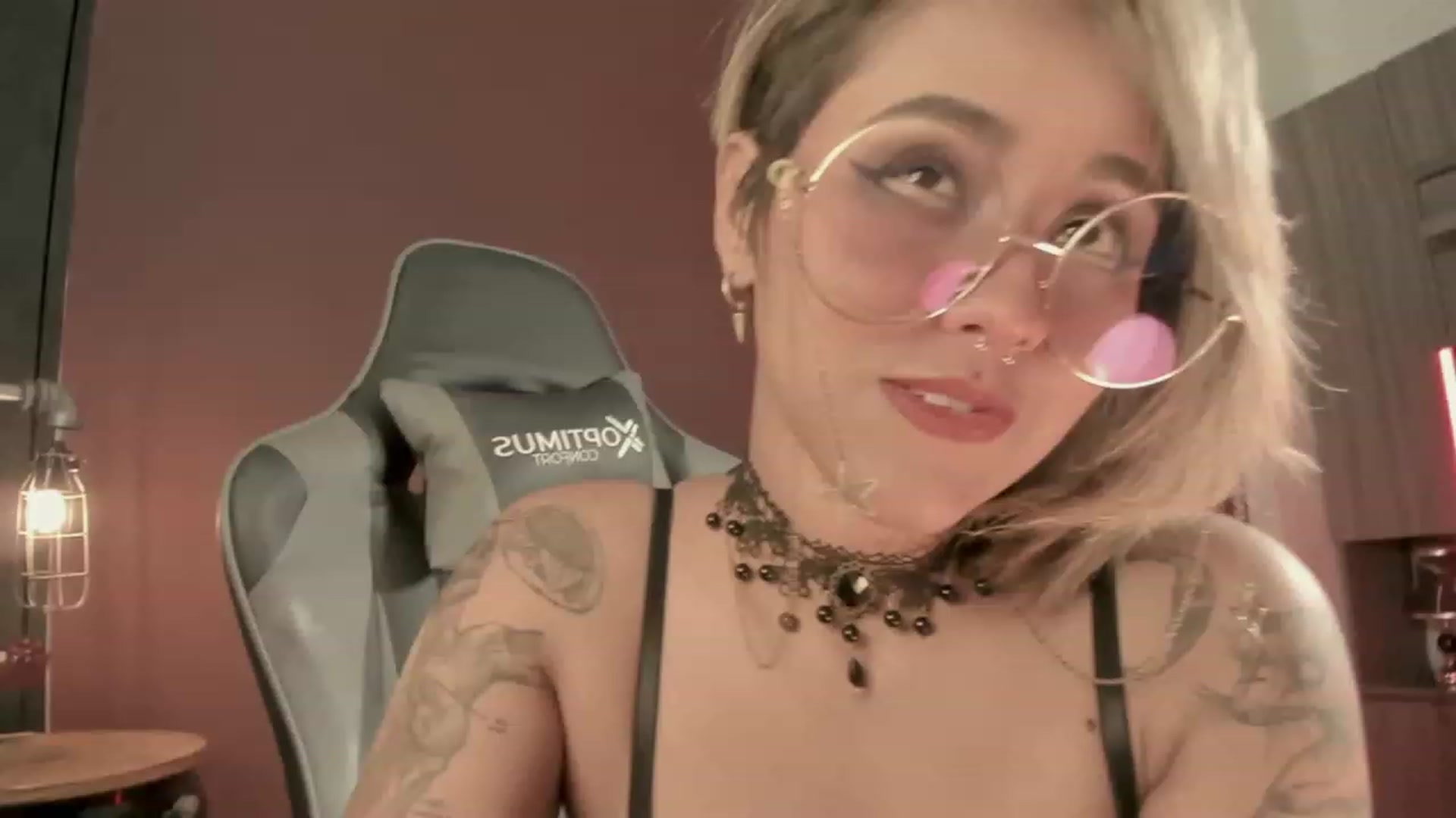 Gallery image thumbnail from AbraxxysRadio's myfreecams stream on, 03/06/2024, 24:00 image 8 of 20