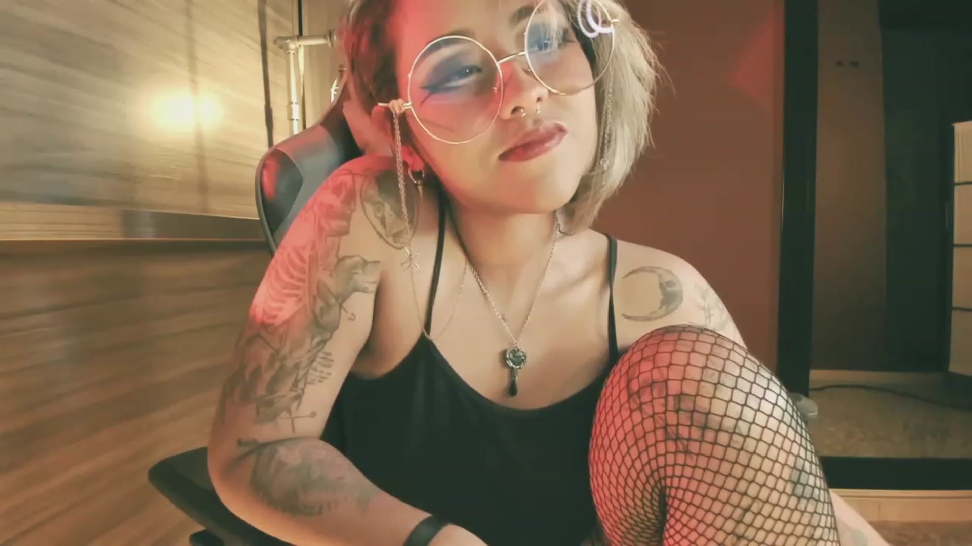 Gallery image thumbnail from AbraxxysRadio's myfreecams stream on, 03/11/2024, 23:37 image 10 of 20