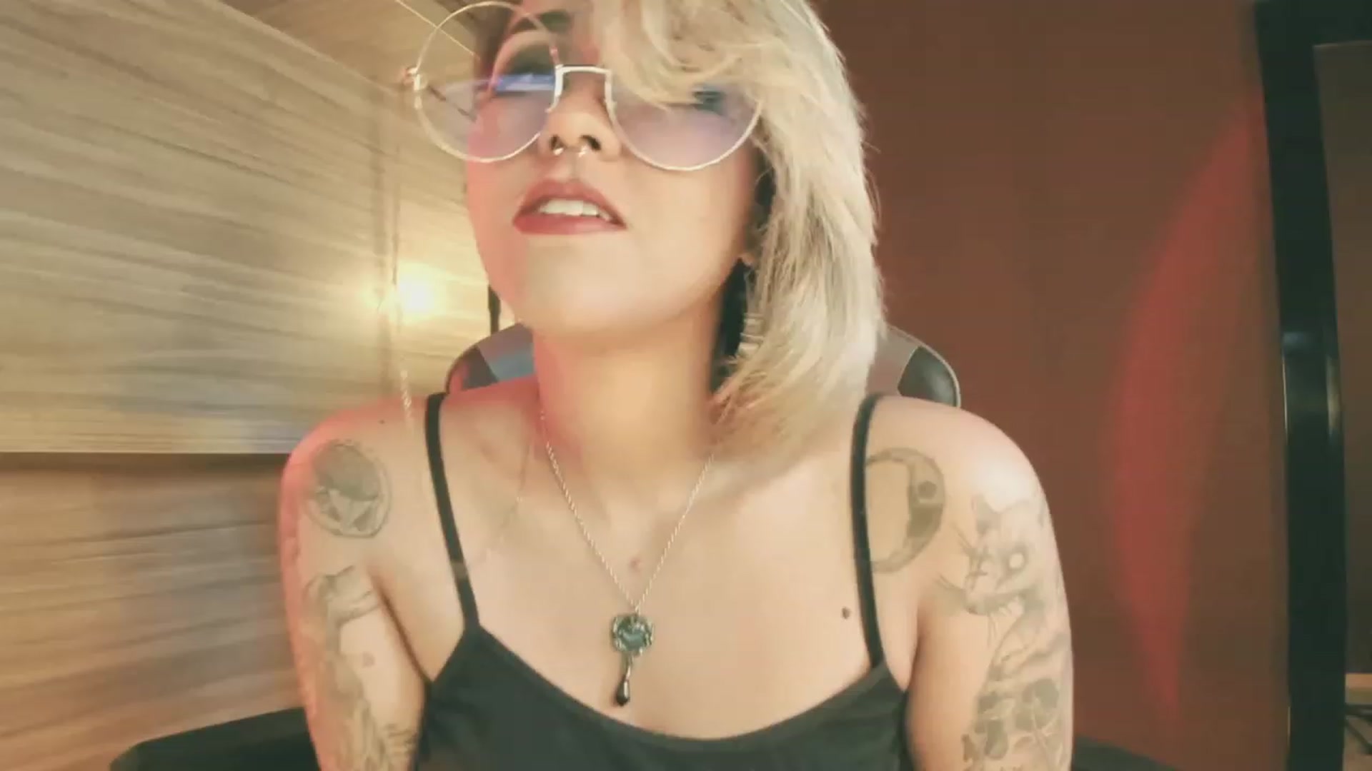 Gallery image thumbnail from AbraxxysRadio's myfreecams stream on, 03/11/2024, 23:37 image 3 of 20