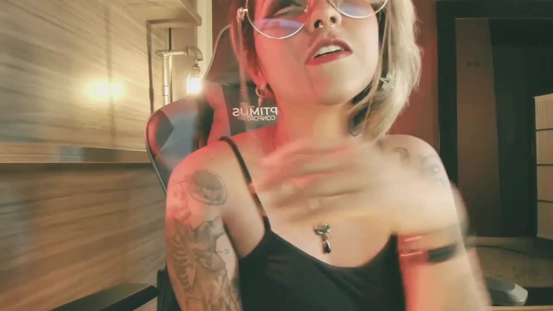 Gallery image thumbnail from AbraxxysRadio's myfreecams stream on, 03/11/2024, 23:37 image 9 of 20