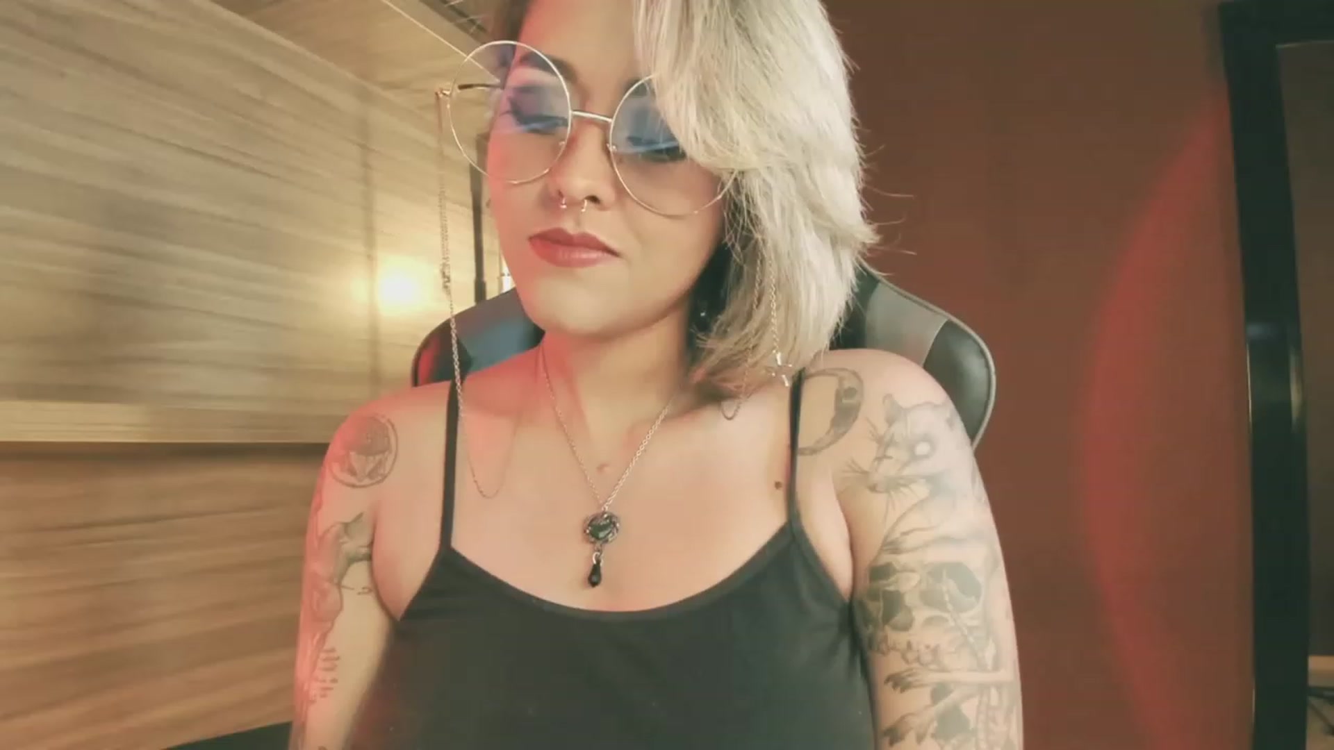 Gallery image thumbnail from AbraxxysRadio's myfreecams stream on, 03/11/2024, 23:37 image 2 of 20