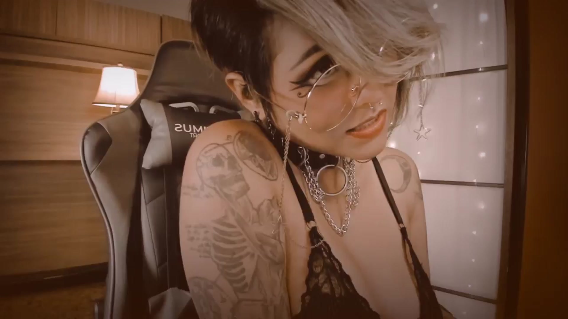 Gallery image thumbnail from AbraxxysRadio's myfreecams stream on, 03/22/2024, 24:37 image 10 of 20