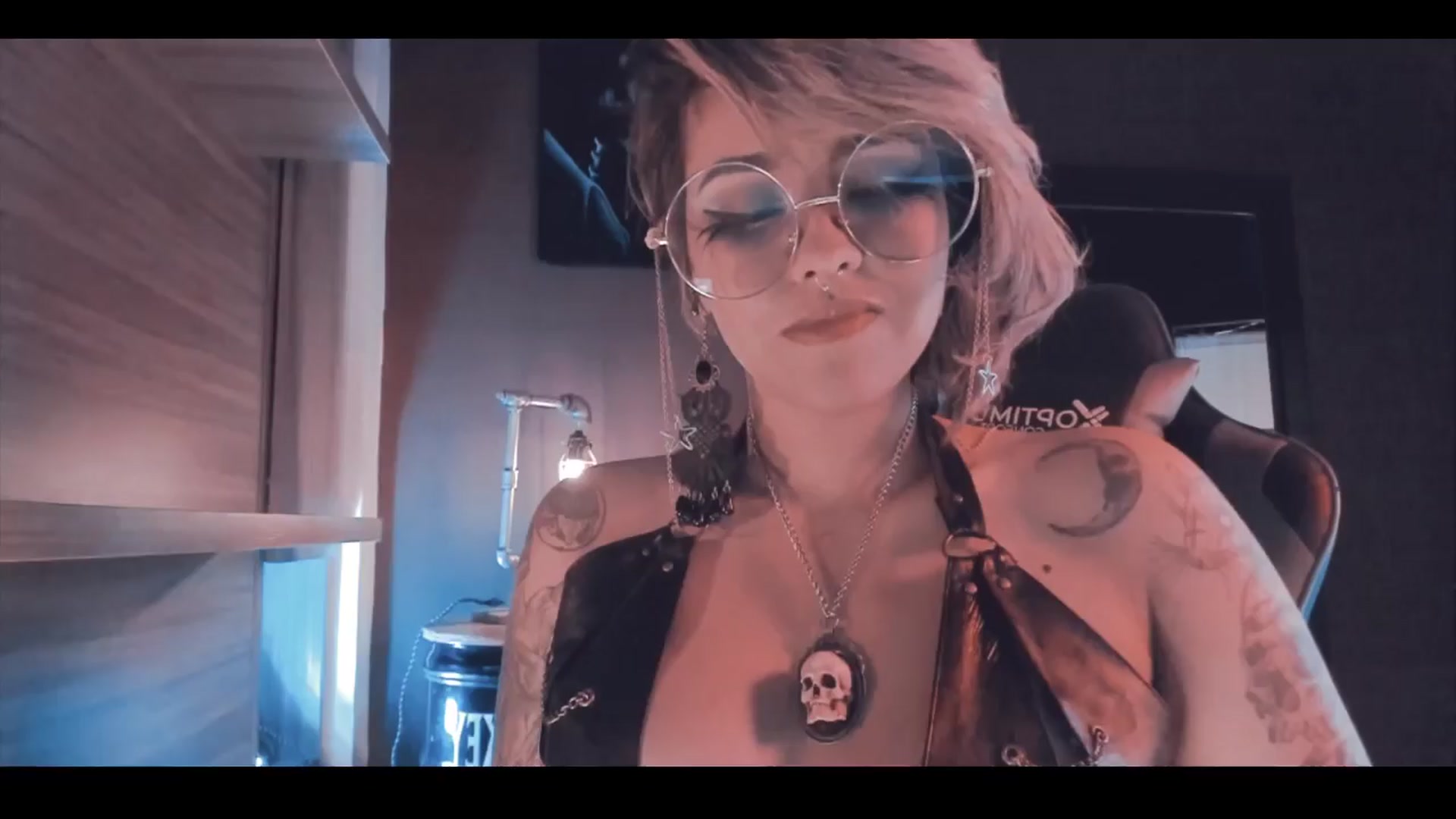 Gallery image thumbnail from AbraxxysRadio's myfreecams stream on, 03/24/2024, 19:04 image 18 of 20