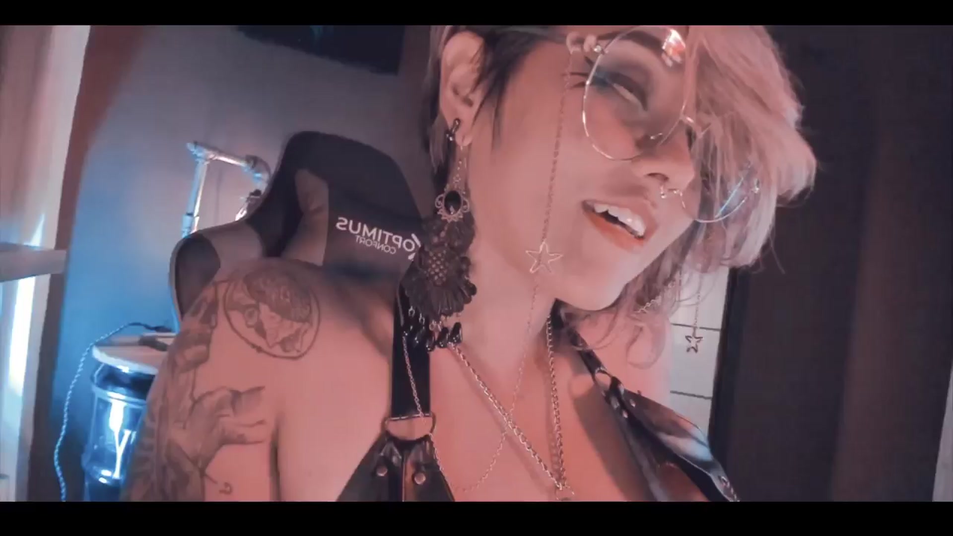 Gallery image thumbnail from AbraxxysRadio's myfreecams stream on, 03/24/2024, 19:04 image 16 of 20