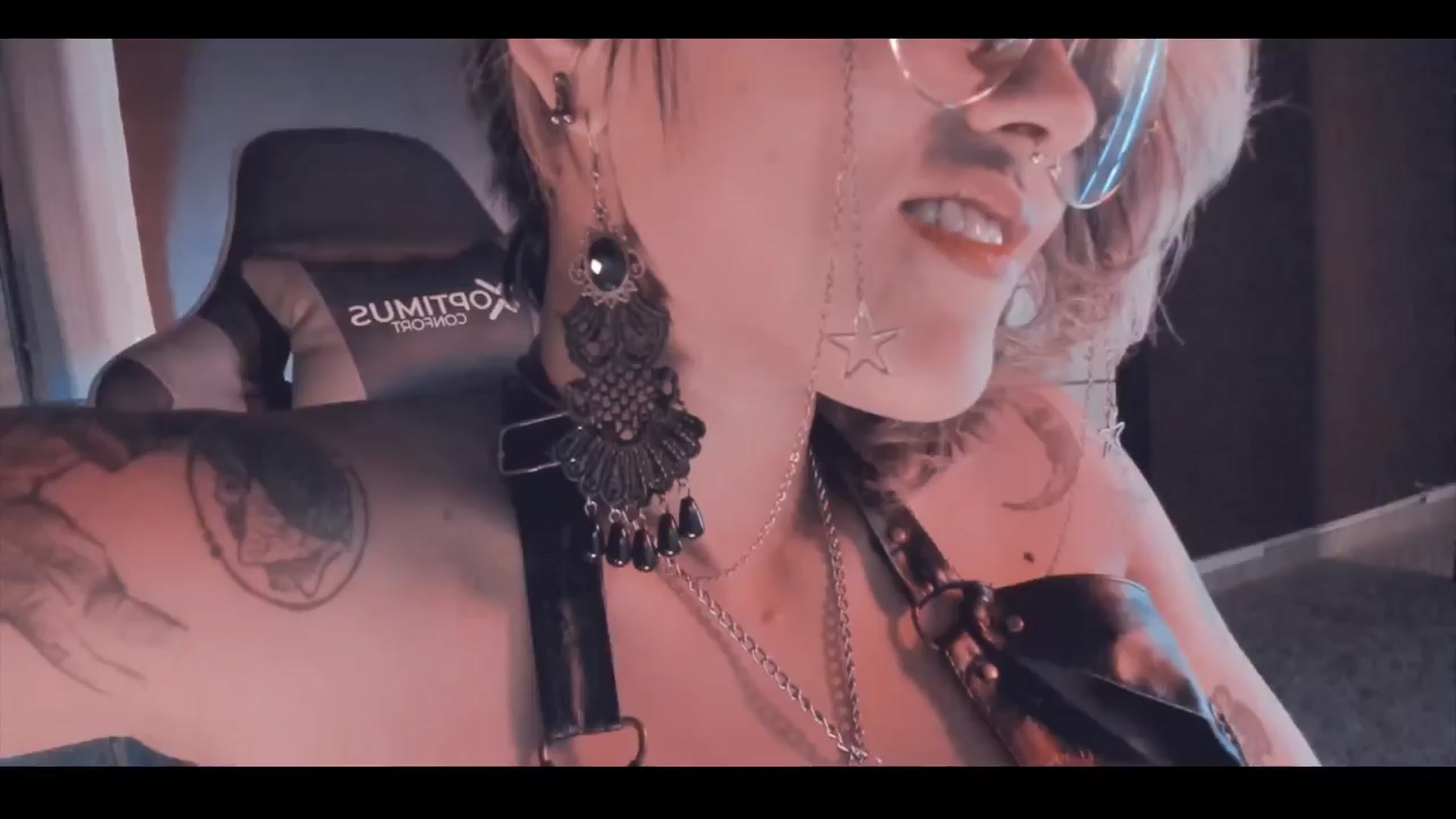 Gallery image thumbnail from AbraxxysRadio's myfreecams stream on, 03/24/2024, 19:04 image 7 of 20