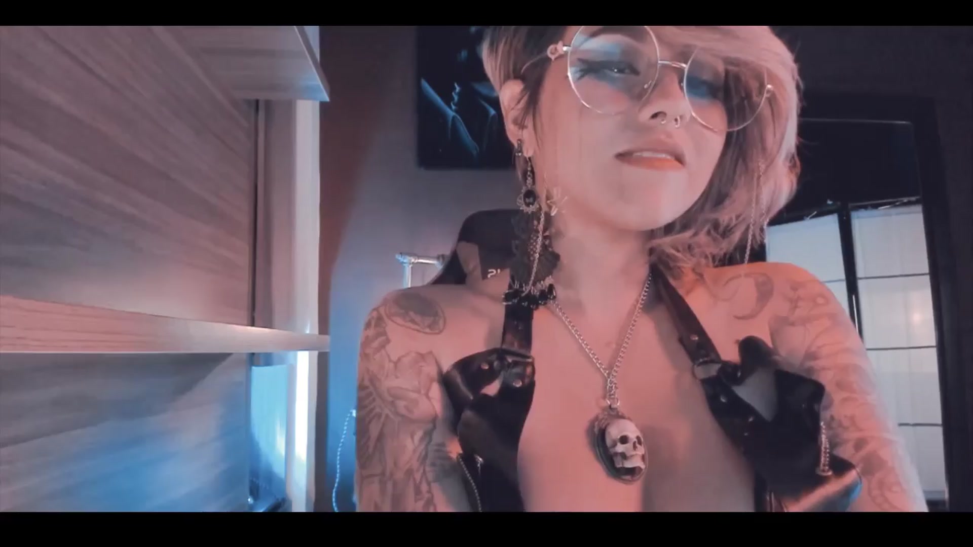 Gallery image thumbnail from AbraxxysRadio's myfreecams stream on, 03/24/2024, 20:08 image 16 of 20