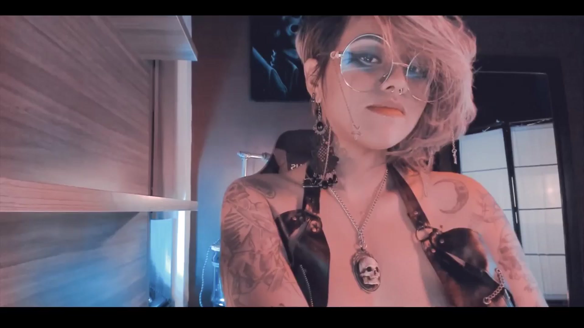Gallery image thumbnail from AbraxxysRadio's myfreecams stream on, 03/24/2024, 20:08 image 15 of 20
