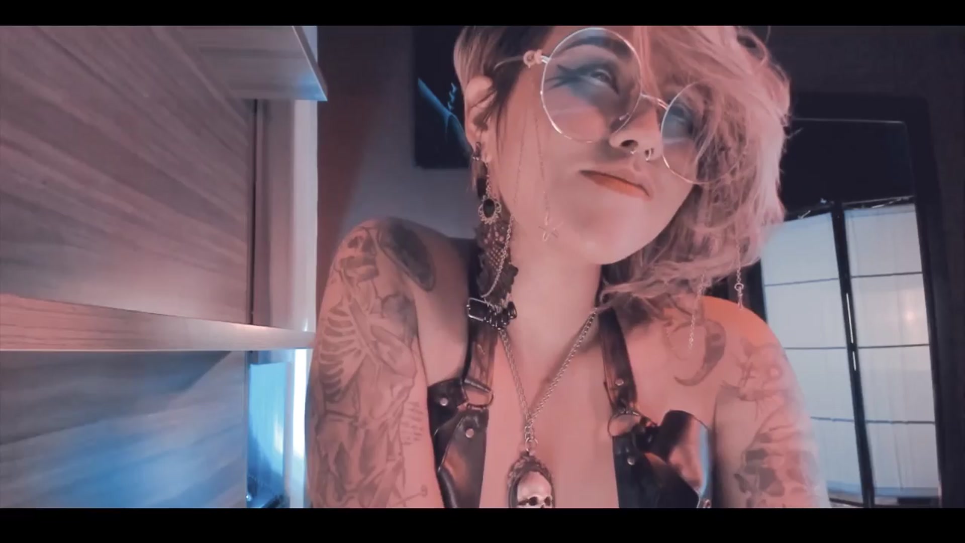 Gallery image thumbnail from AbraxxysRadio's myfreecams stream on, 03/24/2024, 20:08 image 14 of 20