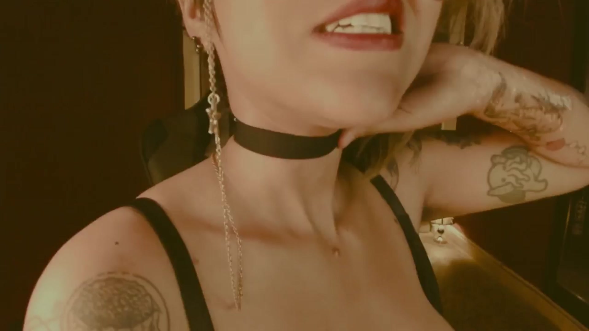 Gallery image thumbnail from AbraxxysRadio's myfreecams stream on, 03/26/2024, 02:13 image 1 of 20