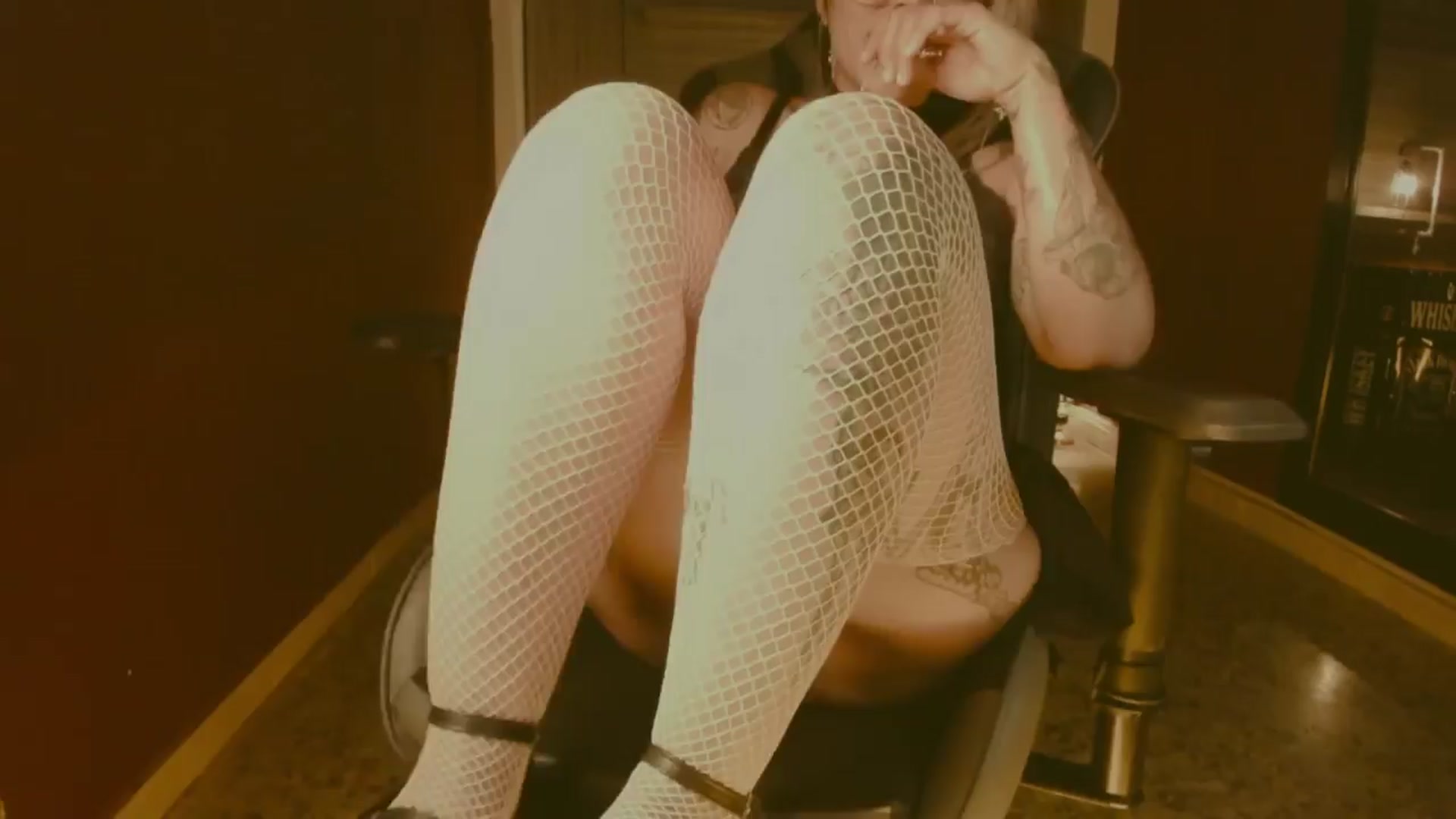 Gallery image thumbnail from AbraxxysRadio's myfreecams stream on, 03/26/2024, 02:13 image 4 of 20