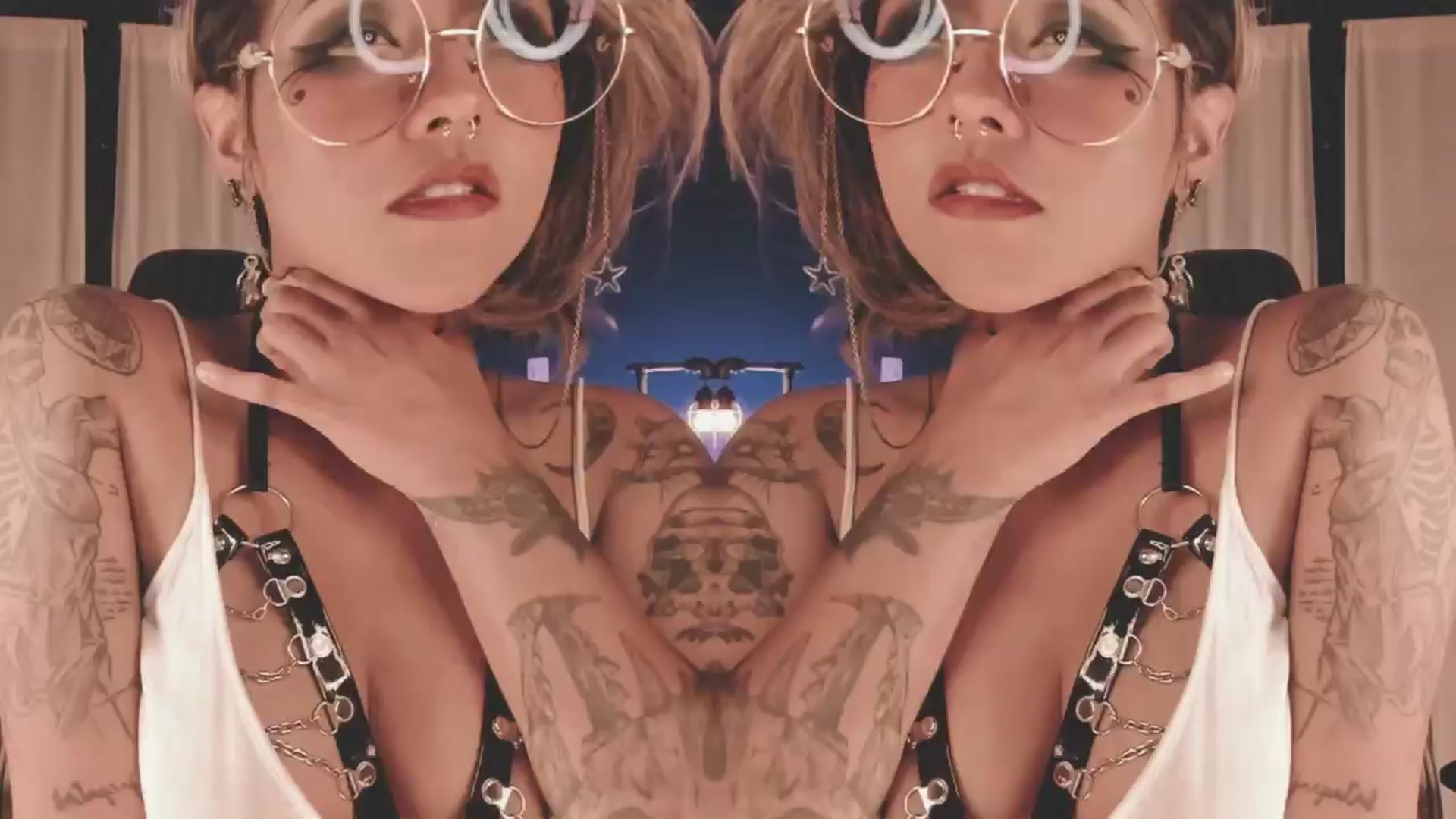 Gallery image thumbnail from AbraxxysRadio's myfreecams stream on, 03/28/2024, 01:00 image 17 of 20