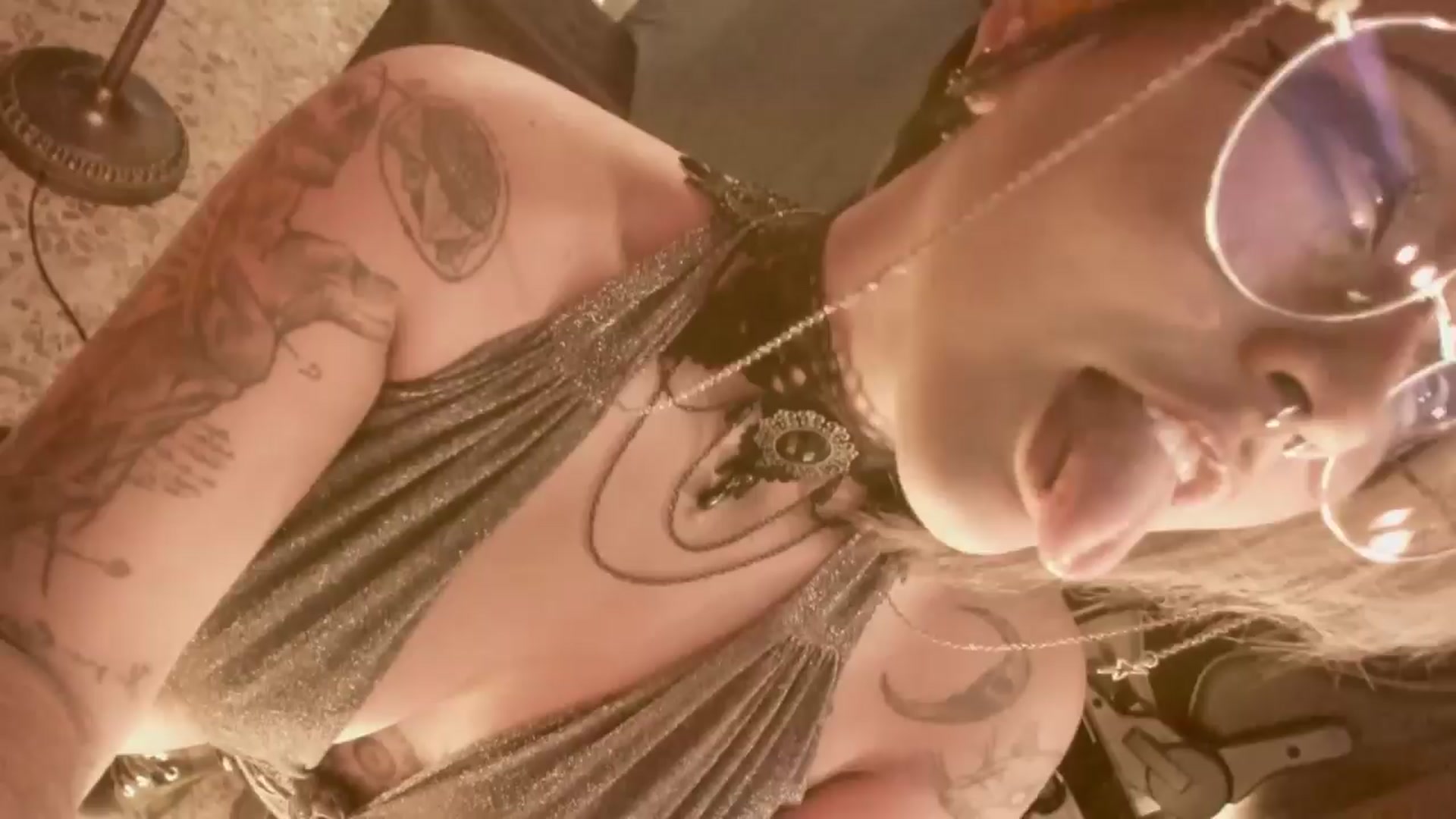 Gallery image thumbnail from AbraxxysRadio's myfreecams stream on, 04/05/2024, 24:32 image 13 of 20