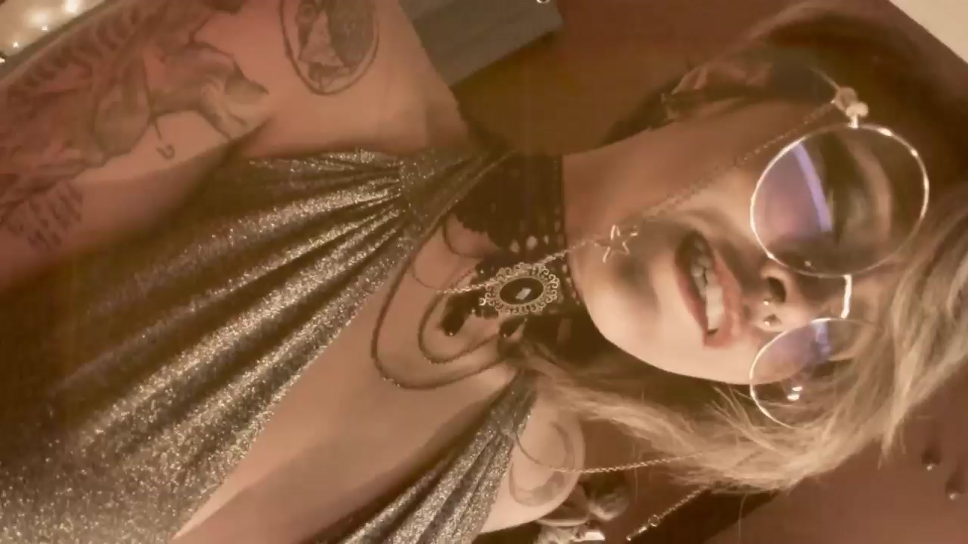 Gallery image thumbnail from AbraxxysRadio's myfreecams stream on, 04/05/2024, 24:32 image 14 of 20