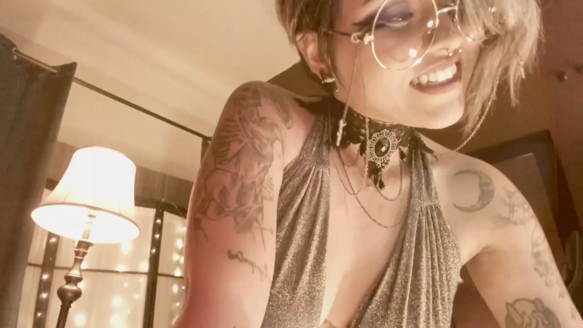 Gallery image thumbnail from AbraxxysRadio's myfreecams stream on, 04/05/2024, 24:32 image 17 of 20