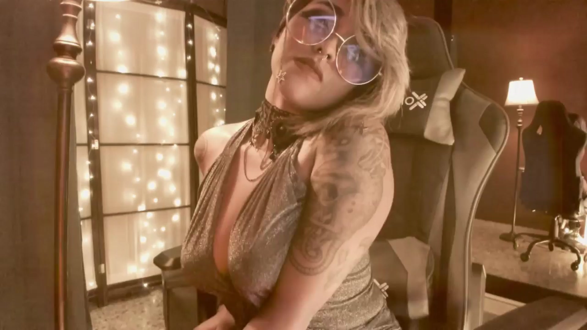 Gallery image thumbnail from AbraxxysRadio's myfreecams stream on, 04/05/2024, 01:54 image 10 of 20