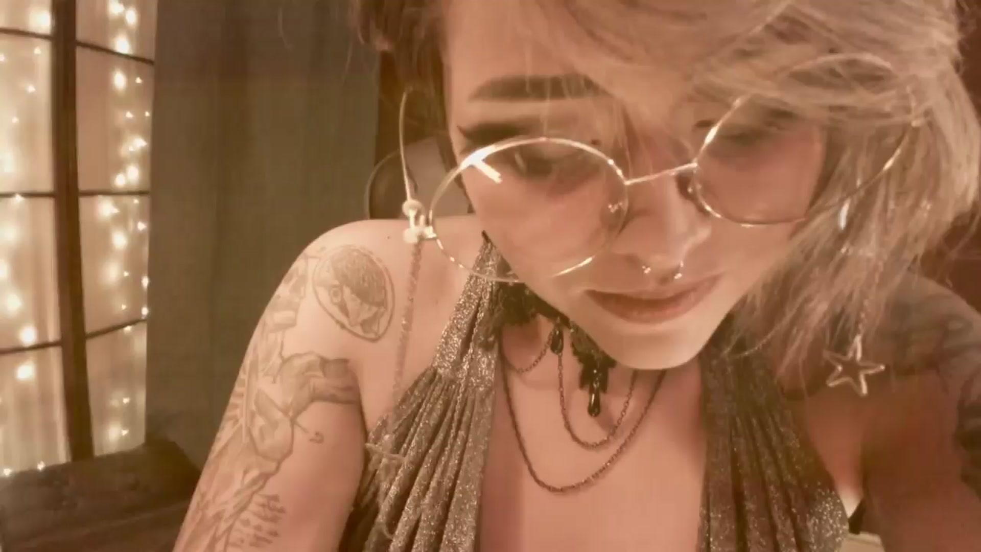 Gallery image thumbnail from AbraxxysRadio's myfreecams stream on, 04/05/2024, 01:54 image 13 of 20
