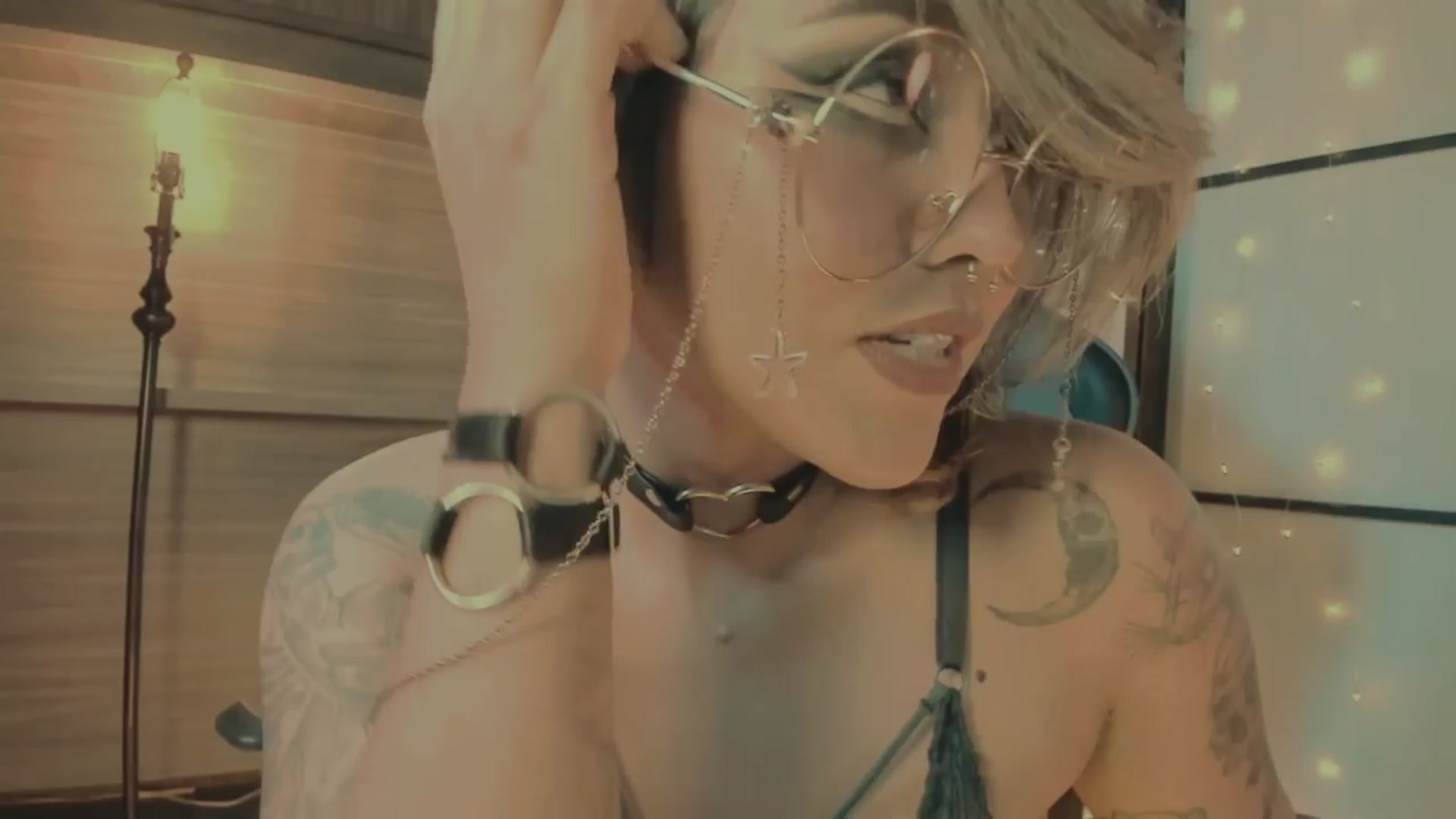 Gallery image thumbnail from AbraxxysRadio's myfreecams stream on, 04/06/2024, 02:01 image 15 of 20