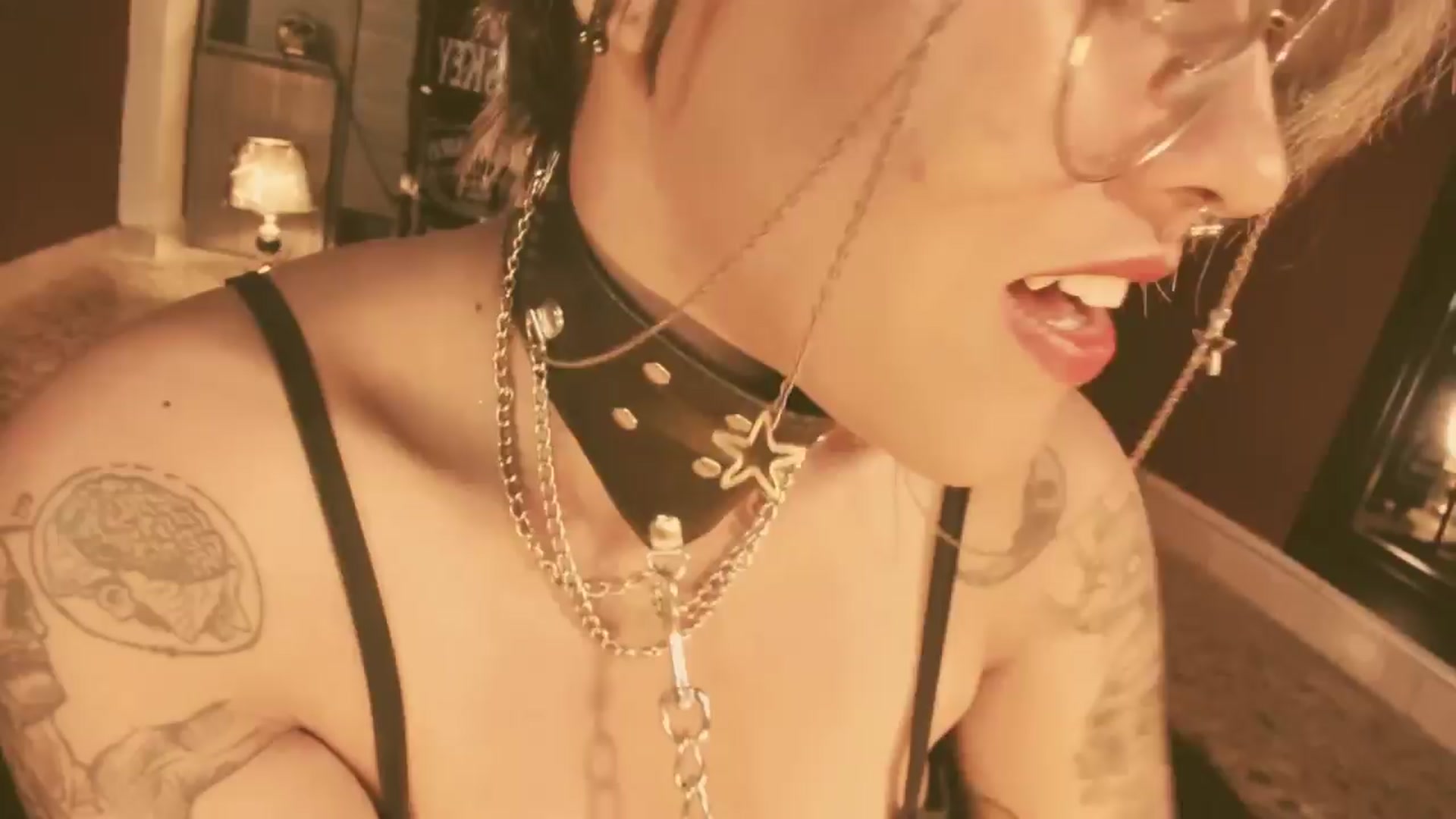 Gallery image thumbnail from AbraxxysRadio's myfreecams stream on, 04/13/2024, 01:32 image 5 of 20