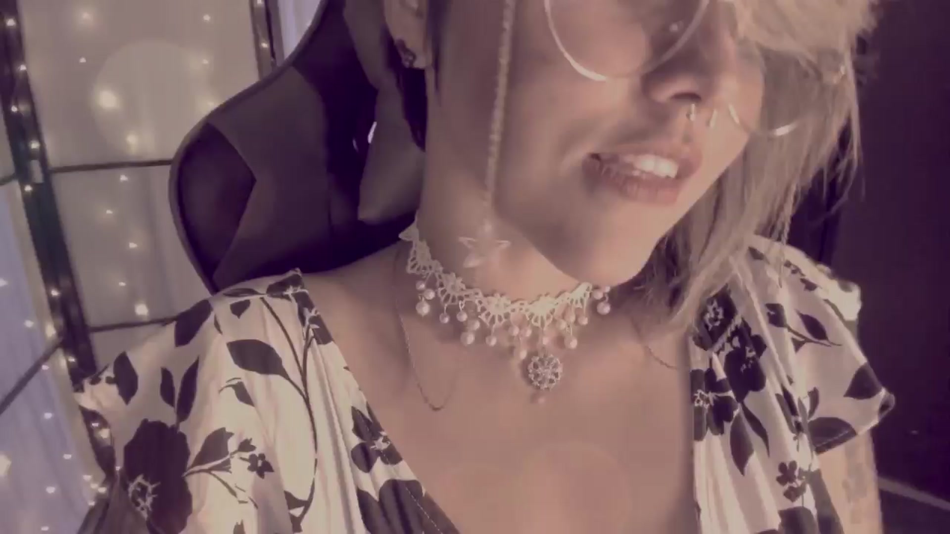 Gallery image thumbnail from AbraxxysRadio's myfreecams stream on, 04/14/2024, 02:03 image 13 of 20