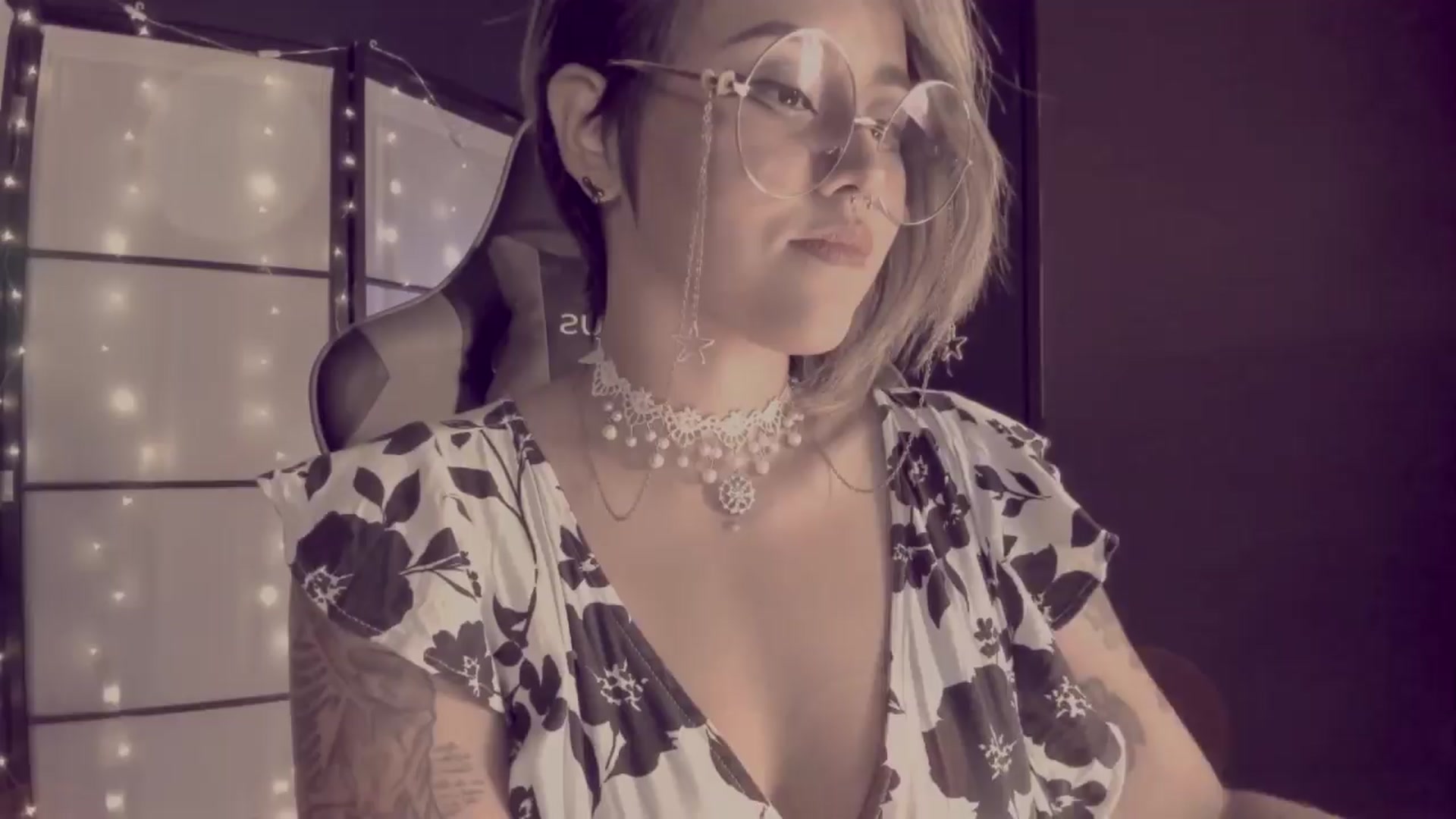 Gallery image thumbnail from AbraxxysRadio's myfreecams stream on, 04/14/2024, 02:03 image 20 of 20