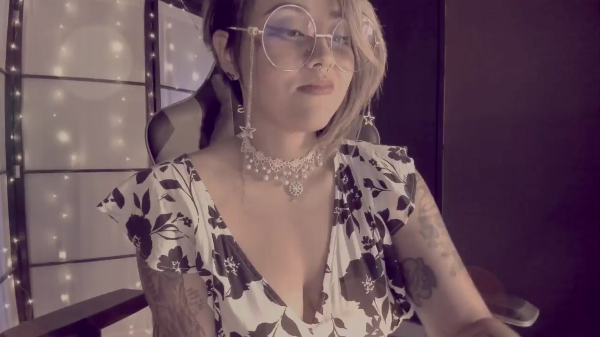 Gallery image thumbnail from AbraxxysRadio's myfreecams stream on, 04/14/2024, 02:03 image 15 of 20