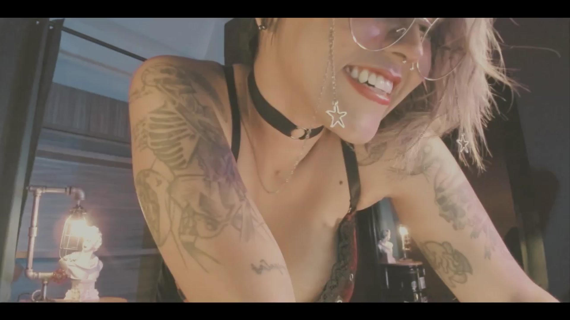 Gallery image thumbnail from AbraxxysRadio's myfreecams stream on, 04/14/2024, 18:37 image 10 of 20
