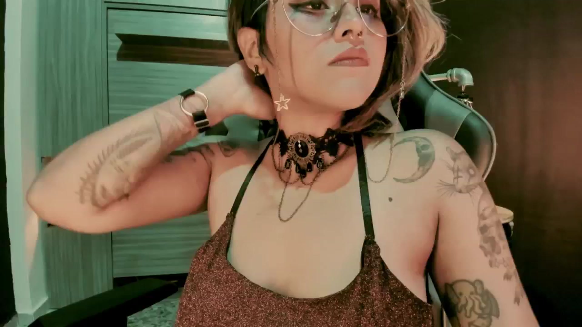 Gallery image thumbnail from AbraxxysRadio's myfreecams stream on, 04/17/2024, 24:00 image 3 of 20