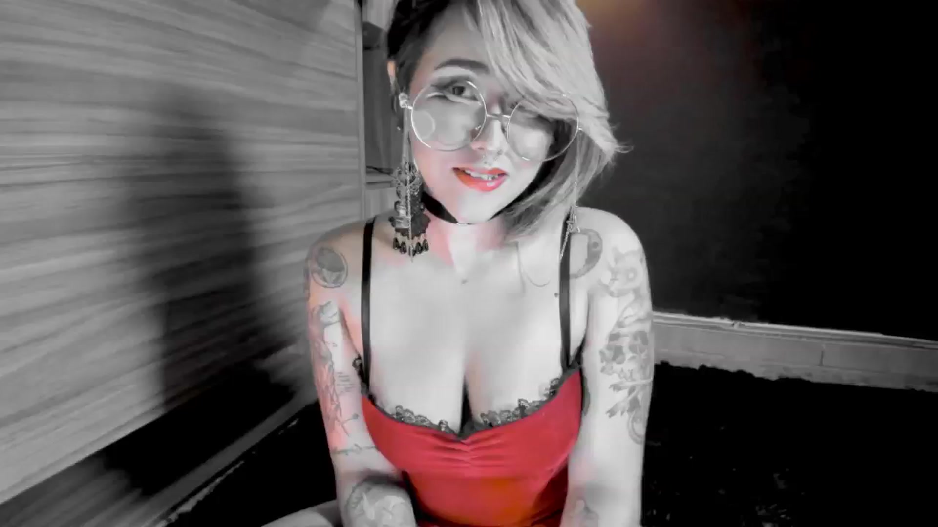 Gallery image thumbnail from AbraxxysRadio's myfreecams stream on, 04/19/2024, 02:31 image 15 of 20