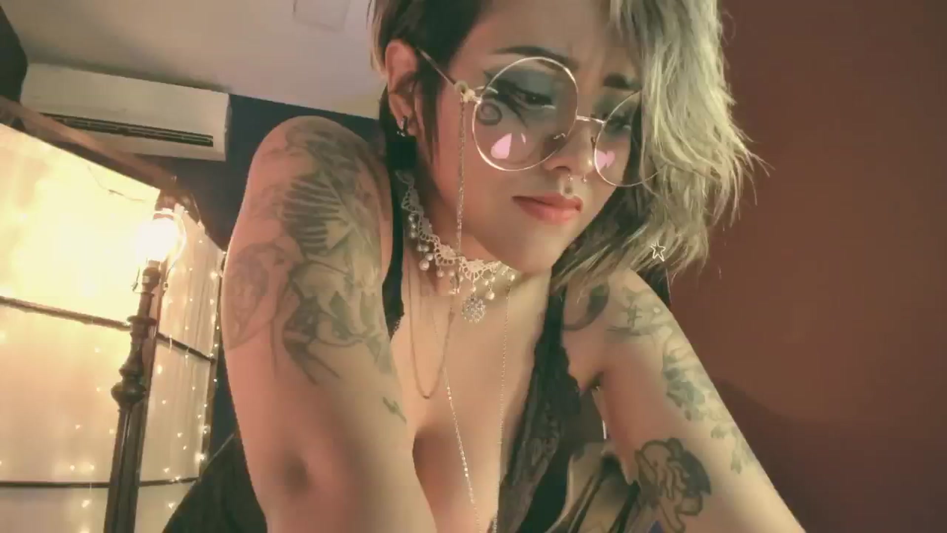 Gallery image thumbnail from AbraxxysRadio's myfreecams stream on, 04/23/2024, 02:32 image 10 of 20