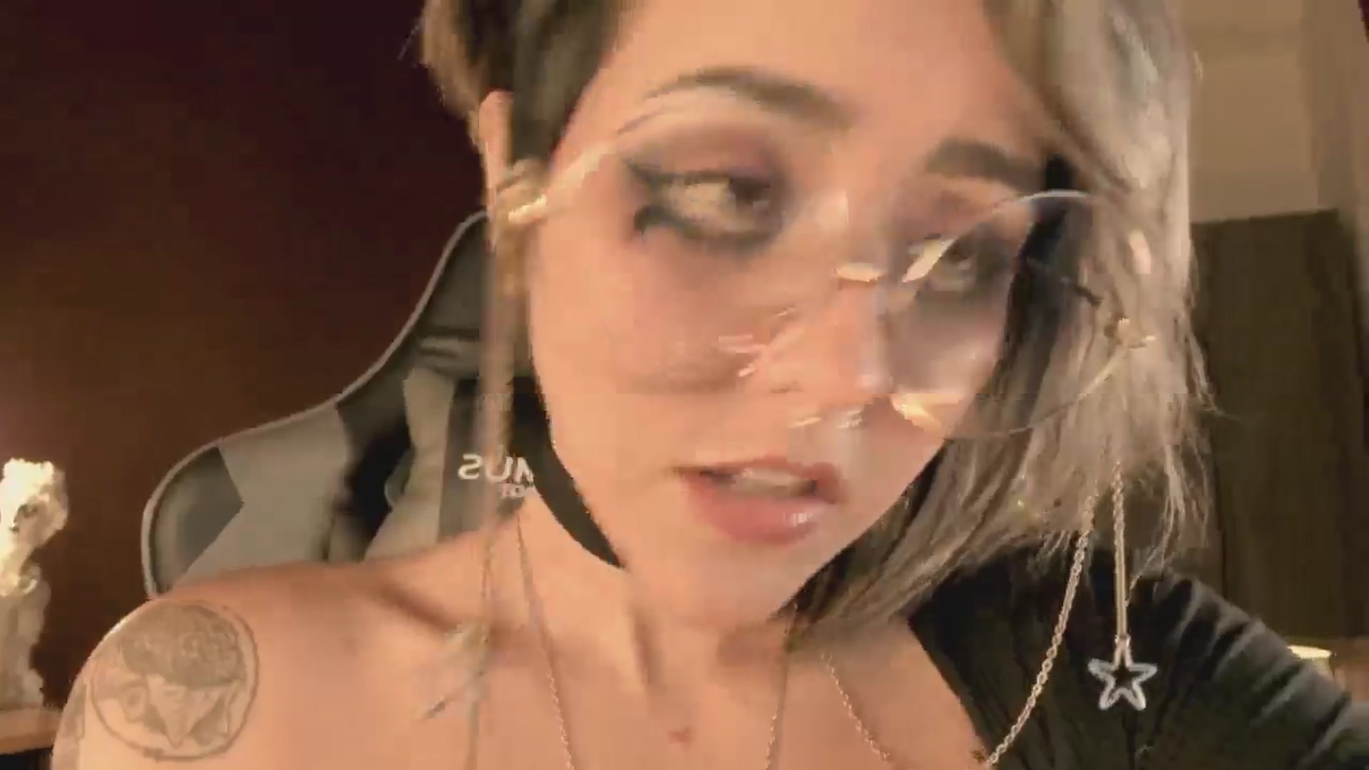 Gallery image thumbnail from AbraxxysRadio's myfreecams stream on, 04/30/2024, 02:22 image 13 of 20