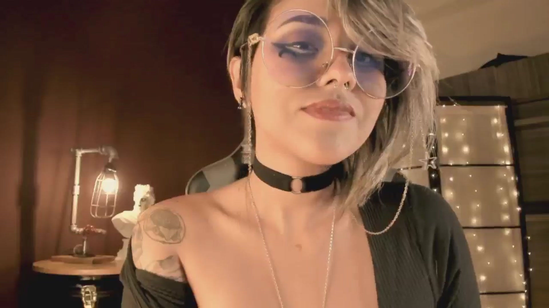 Gallery image thumbnail from AbraxxysRadio's myfreecams stream on, 04/30/2024, 02:22 image 19 of 20