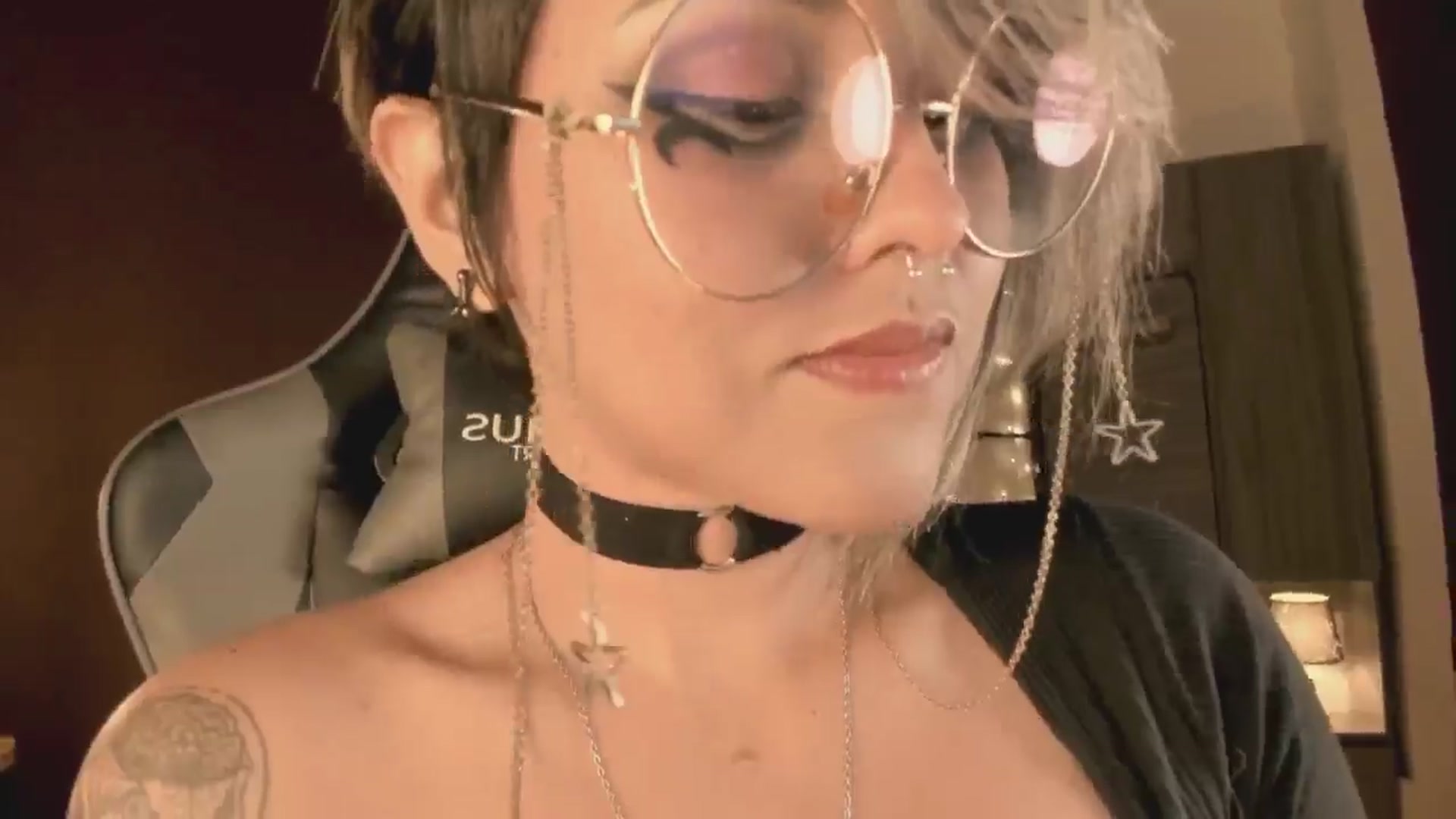 Gallery image thumbnail from AbraxxysRadio's myfreecams stream on, 04/30/2024, 02:22 image 18 of 20