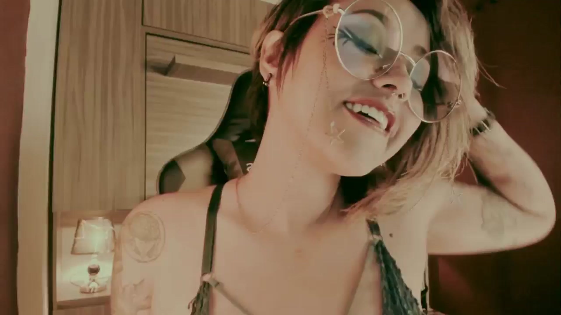 Gallery image thumbnail from AbraxxysRadio's myfreecams stream on, 05/03/2024, 02:33 image 5 of 20