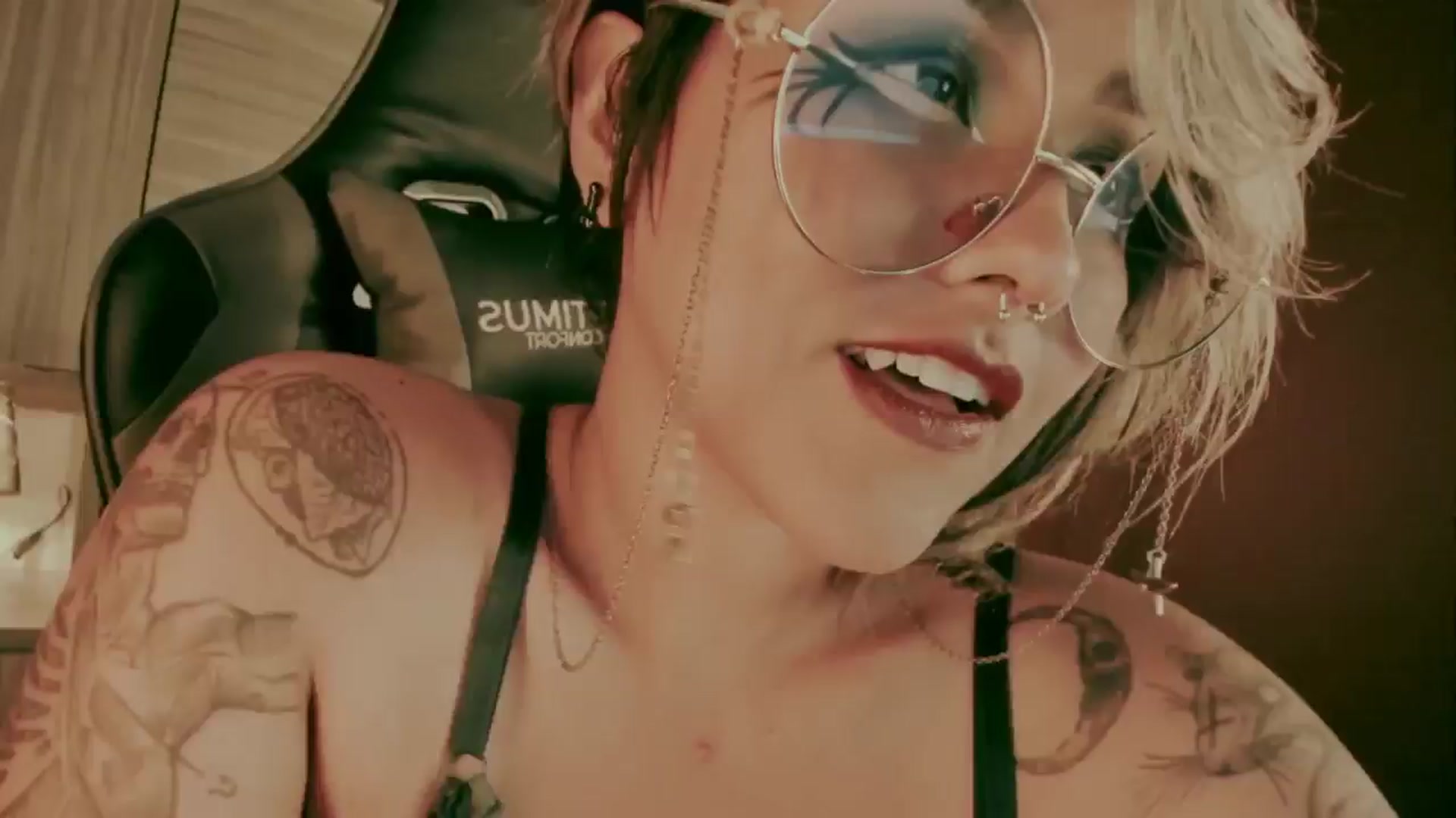 Gallery image thumbnail from AbraxxysRadio's myfreecams stream on, 05/03/2024, 02:33 image 7 of 20