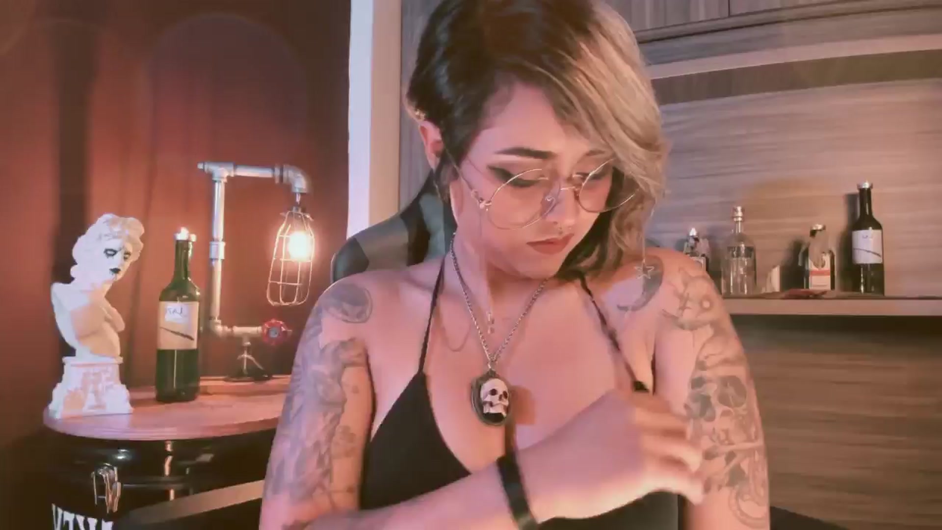 Gallery image thumbnail from AbraxxysRadio's myfreecams stream on, 05/07/2024, 02:23 image 3 of 20