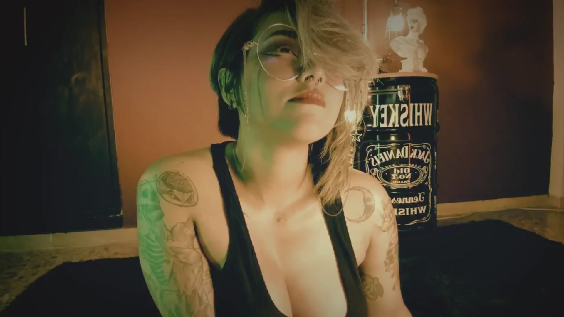 Gallery image thumbnail from AbraxxysRadio's myfreecams stream on, 05/10/2024, 24:27 image 3 of 20