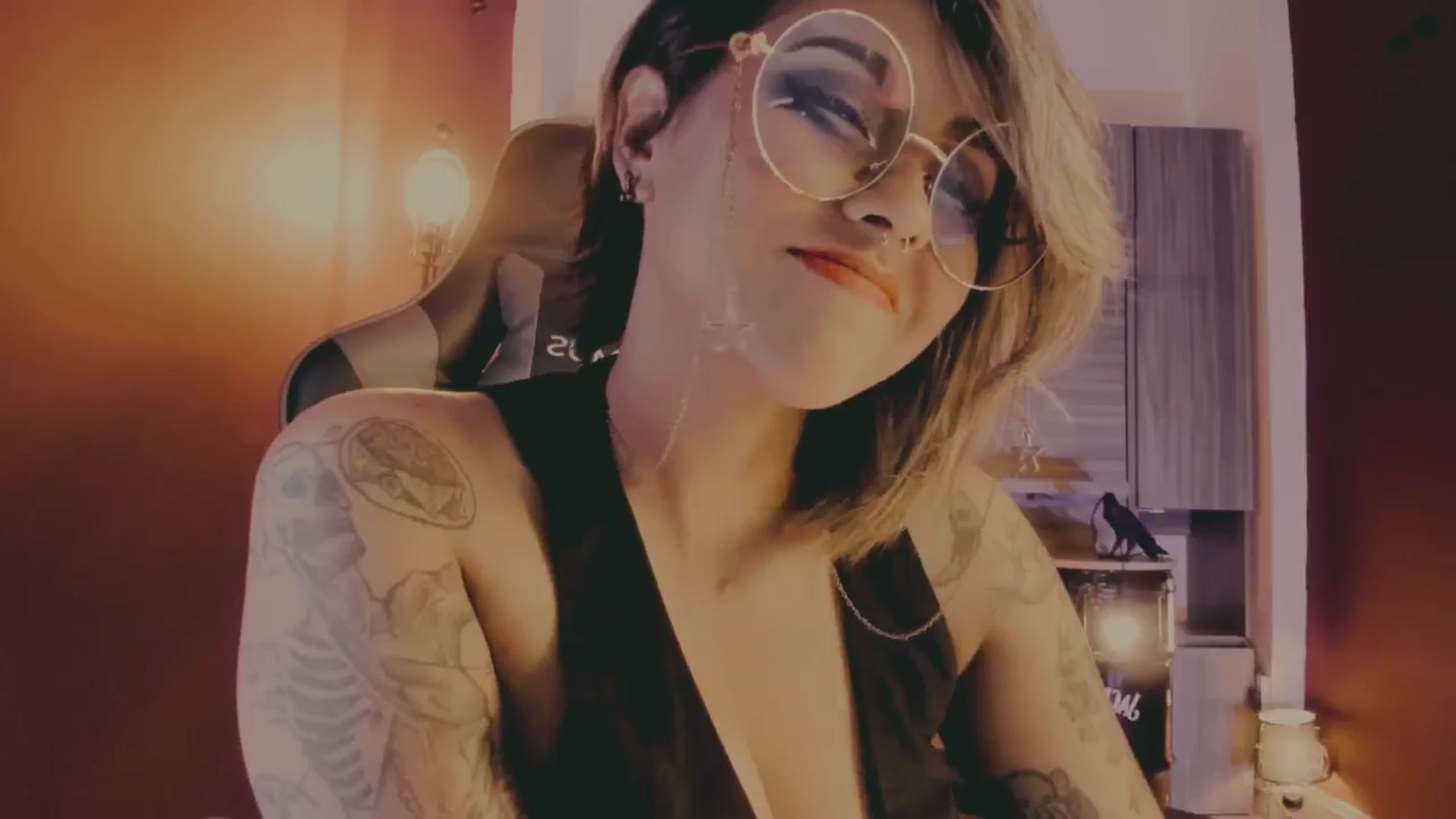 Gallery image thumbnail from AbraxxysRadio's myfreecams stream on, 05/11/2024, 24:15 image 6 of 20