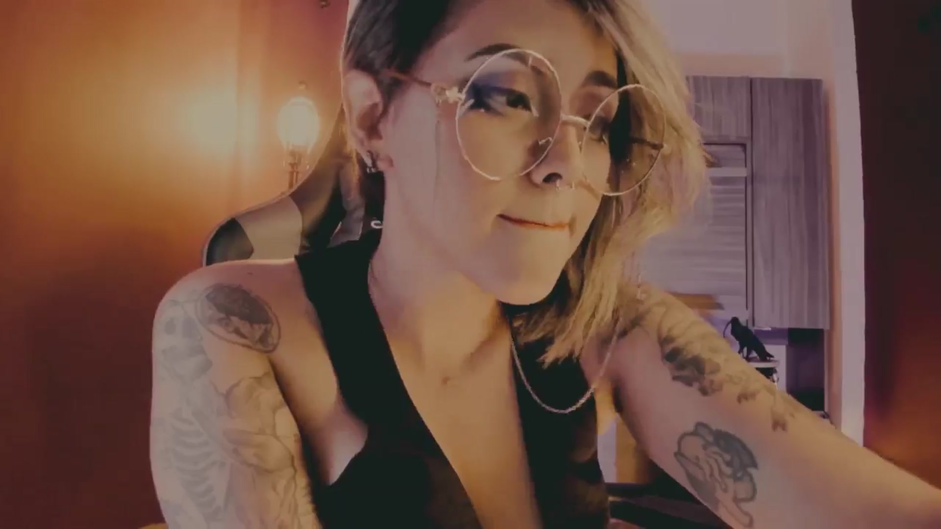 Gallery image thumbnail from AbraxxysRadio's myfreecams stream on, 05/11/2024, 24:15 image 3 of 20
