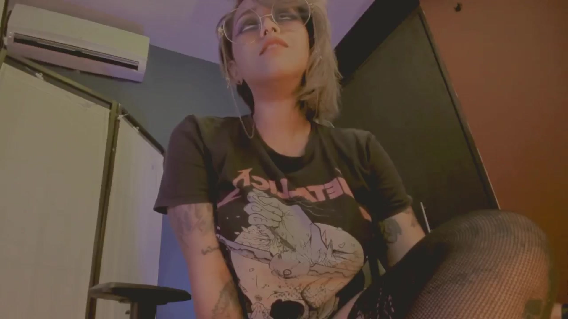 Gallery image thumbnail from AbraxxysRadio's myfreecams stream on, 05/15/2024, 01:02 image 16 of 20