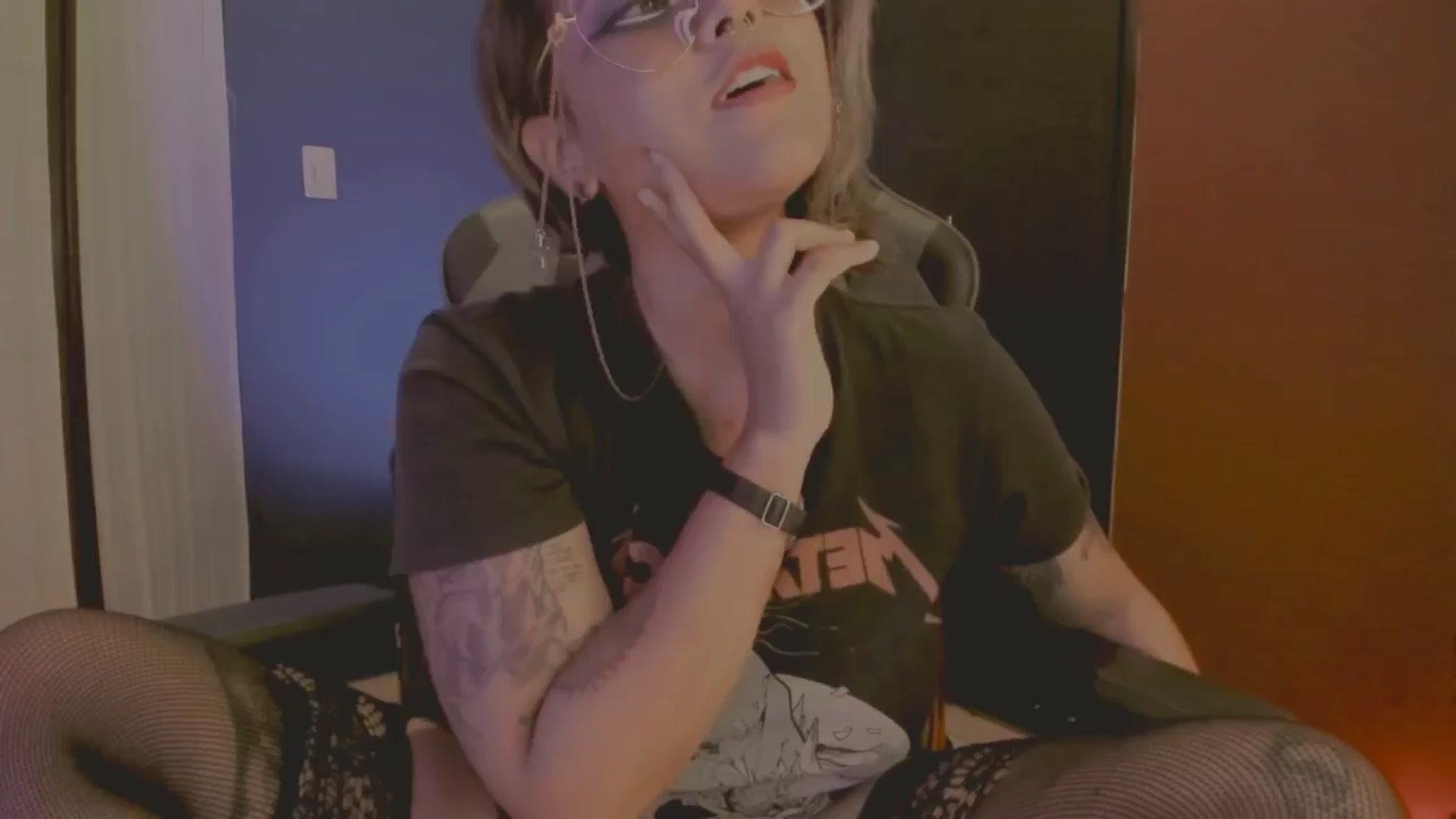 Gallery image thumbnail from AbraxxysRadio's myfreecams stream on, 05/15/2024, 01:02 image 1 of 20