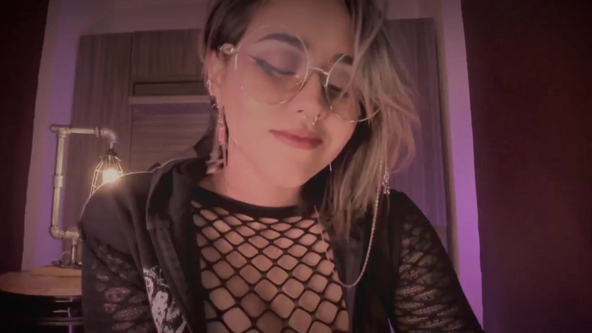 Gallery image thumbnail from AbraxxysRadio's myfreecams stream on, 05/18/2024, 01:12 image 18 of 20