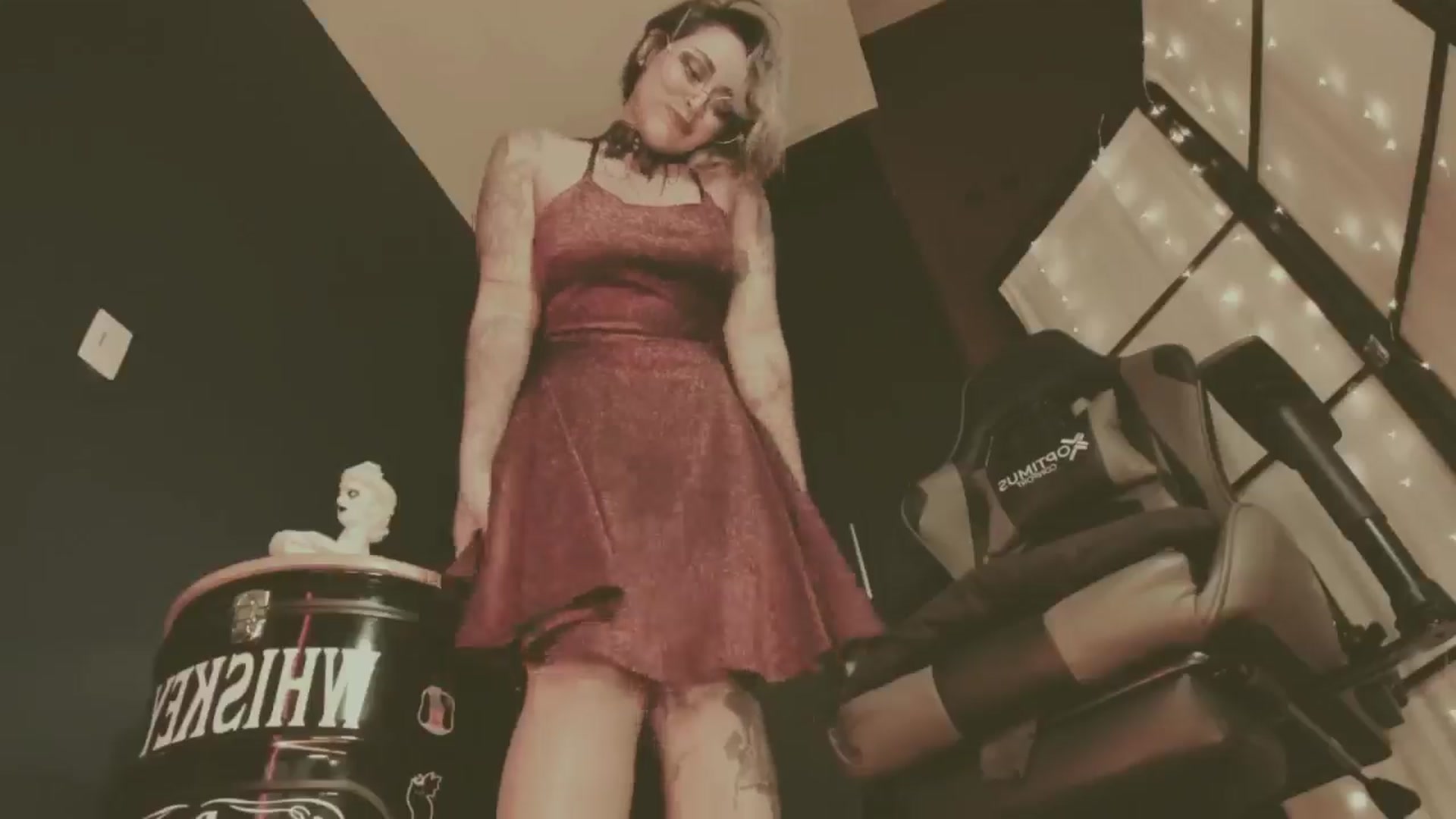 Gallery image thumbnail from AbraxxysRadio's myfreecams stream on, 05/23/2024, 24:28 image 11 of 20